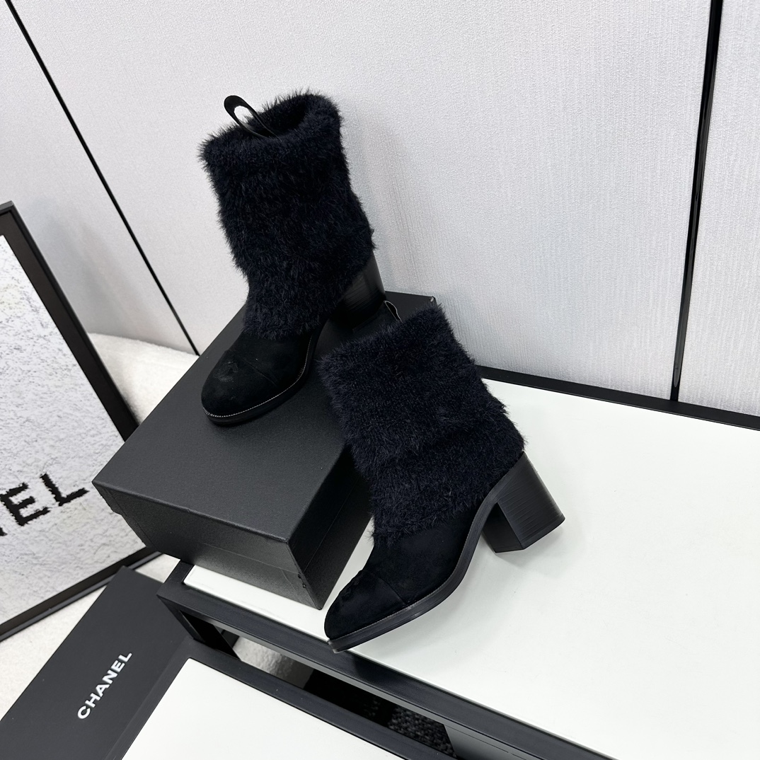 Chanel Classic Luxury Leather Shoe Loafer Ref 5