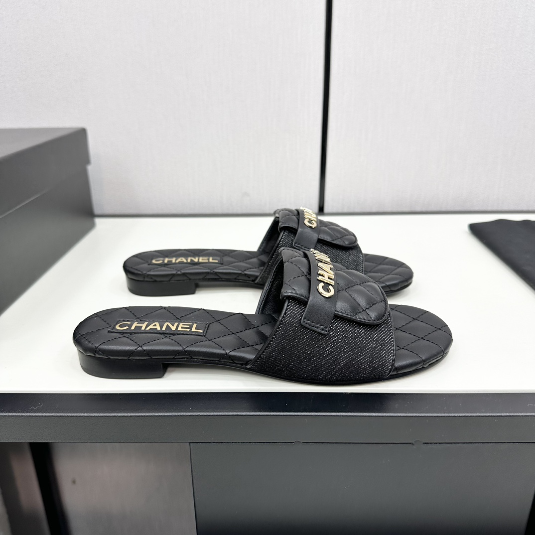 NO:164193,Xiaoxiang official website synchronized the higher version CHANEL 2025 latest model, original one-to-one development, must-have hot products for Xiangjia in spring and summer, goddess series, with the elegant and famous temperament of Xiangjia, super durable, irresistible, irresistible upper Chanel custom material imported sheepskin (the original version is consistent) Italian imported leather sole Standard code 35-41 40 41 customized non-return and exchange), slippers, chanel, chanel, chanel, slippers, sheepskin, Leather soles19860909小香官网同步高版本 CHANEL 2025最新款,原版一比一开发 春夏季香家必备爆款,女神系列,拥有香家特色优雅名媛气质,超级耐看,让人无法抗拒 鞋面香奈儿定制材料 内里脚进口羊皮（原版一致） 意大利进口真皮大底 标准码 35-41 40 41定做不退换）,拖鞋,chanel,chanel,chanel,slippers,sheepskin,Leather soles,Women's Shoes