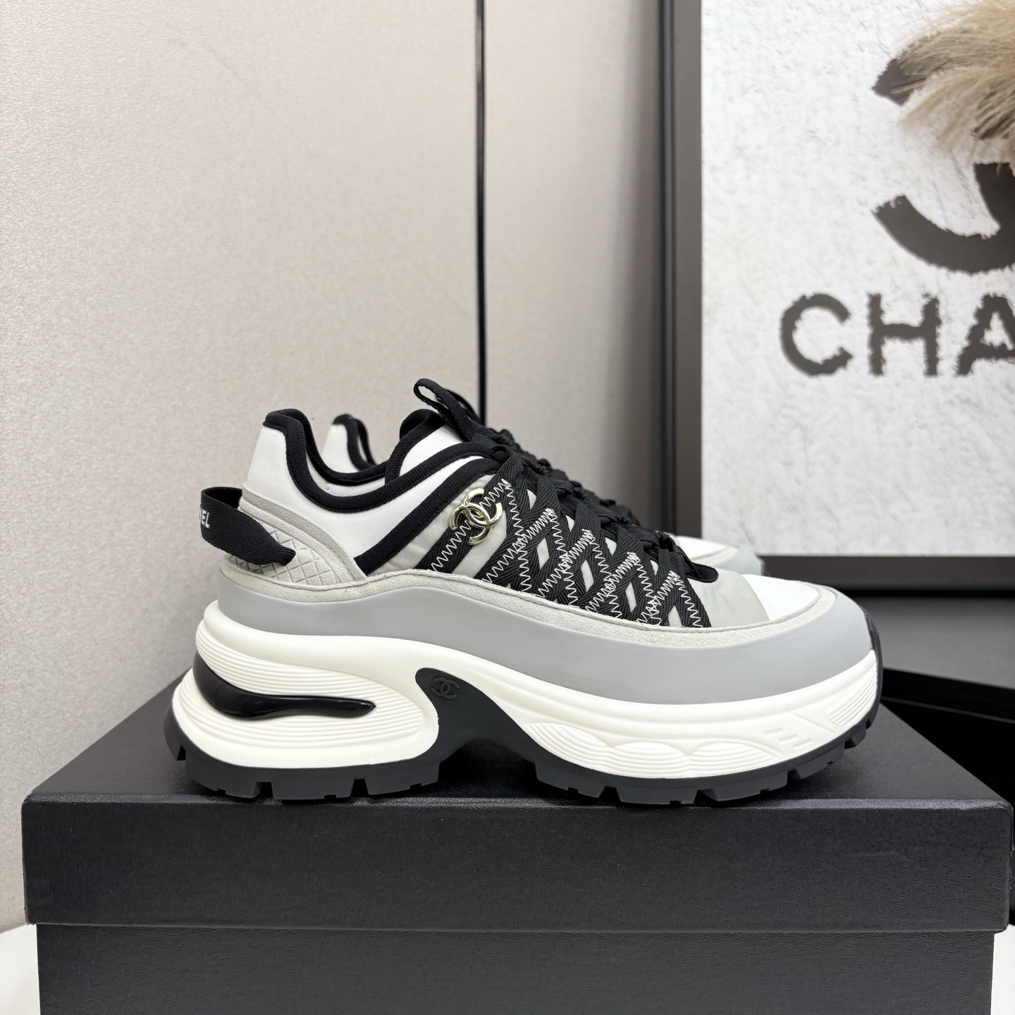 Chanel香奈儿熊猫鞋！多機能デザインのスポーツスニーカー