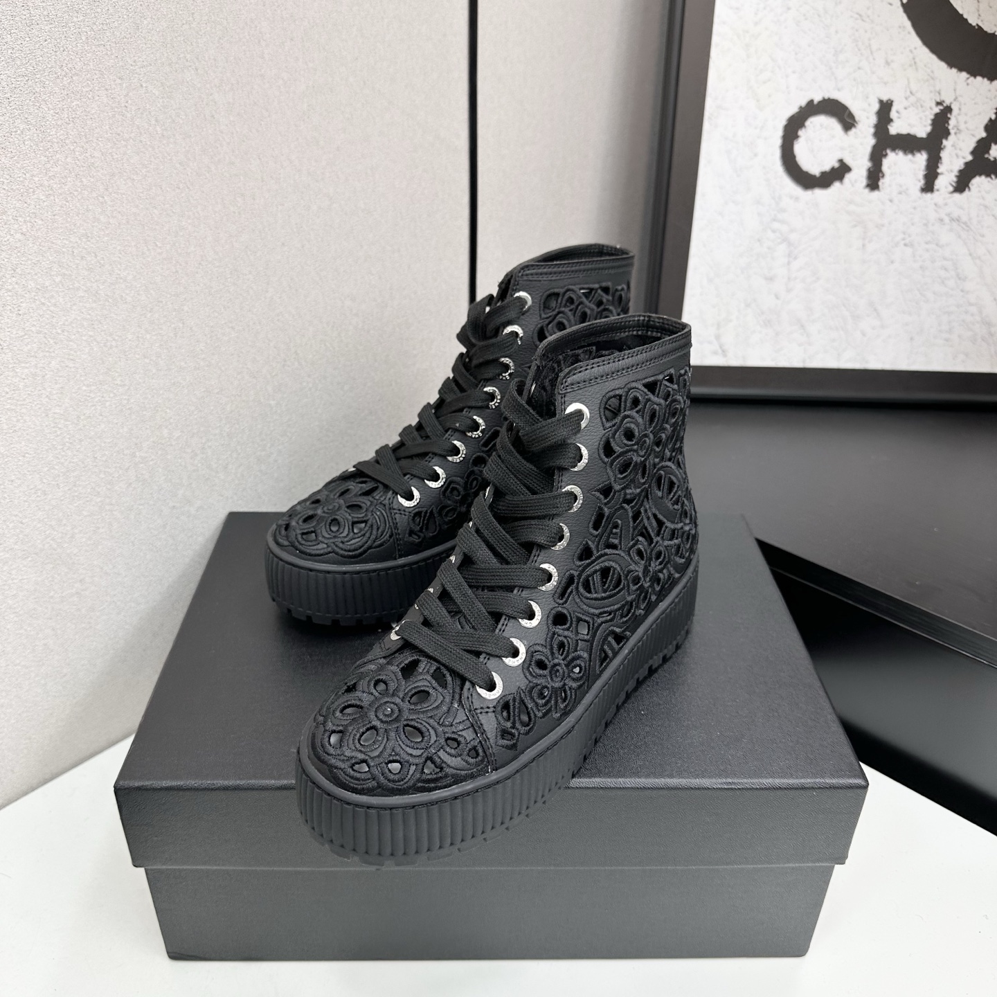 Chanel 2025 Fall/Winter Lace-Up Ankle Boots - Classic Style, Ultimate Comfort 3 i1758318461009 533 0 1