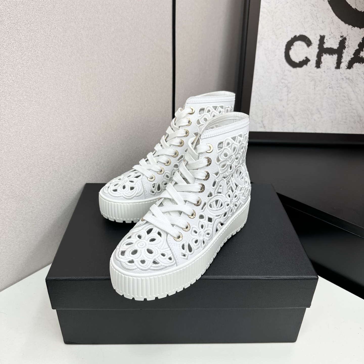 Chanel White Leather Floral Embroidered High-Top Sneakers 3 i1758318515148 2203 0 1