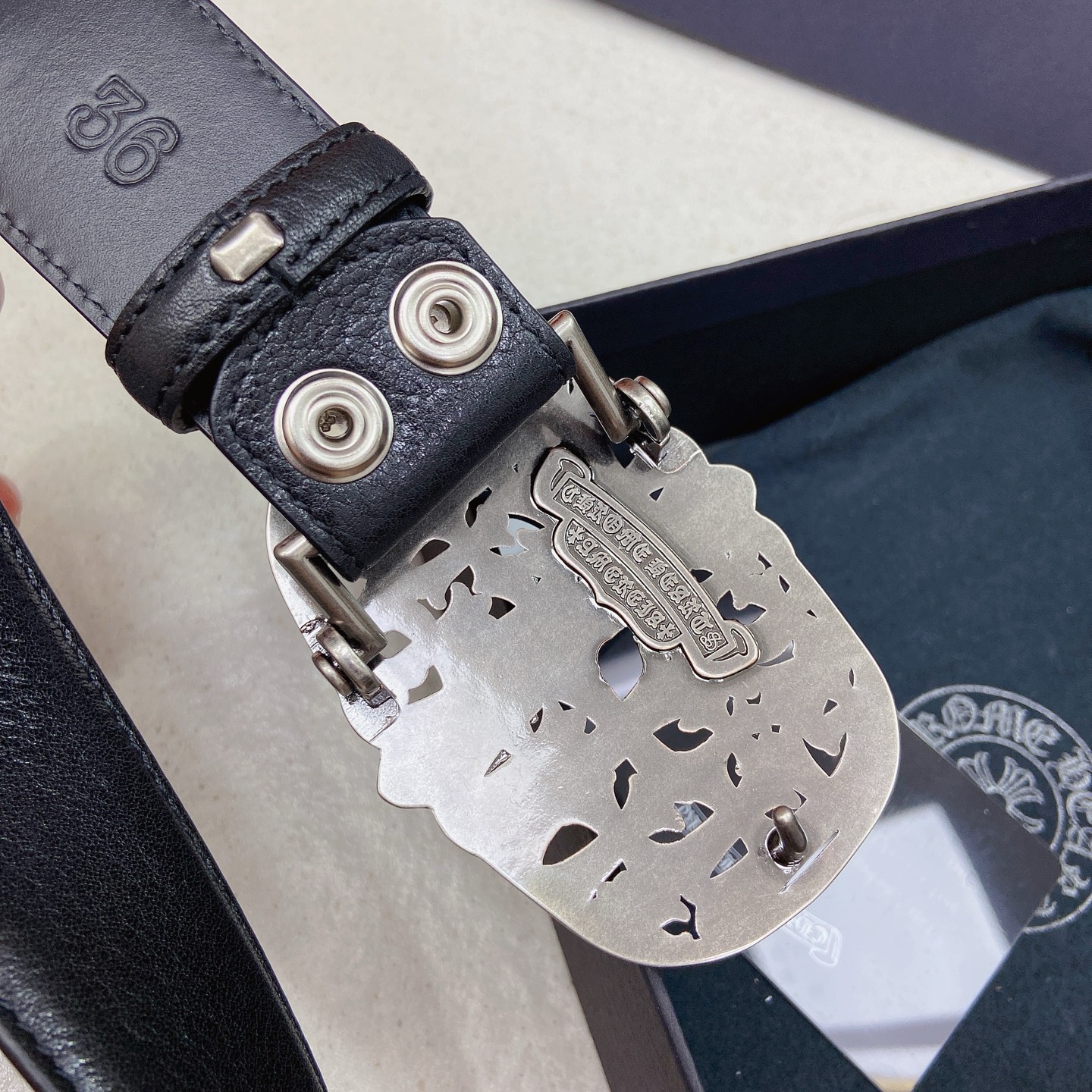 𝐂𝐡𝐫𝐨𝐦𝐞𝐇𝐞𝐚𝐫𝐭𝐬 克罗心腰带。墓葬黄铜镀925银五金搭配原版油蜡头层牛皮，宽度3.8厘米， 整体