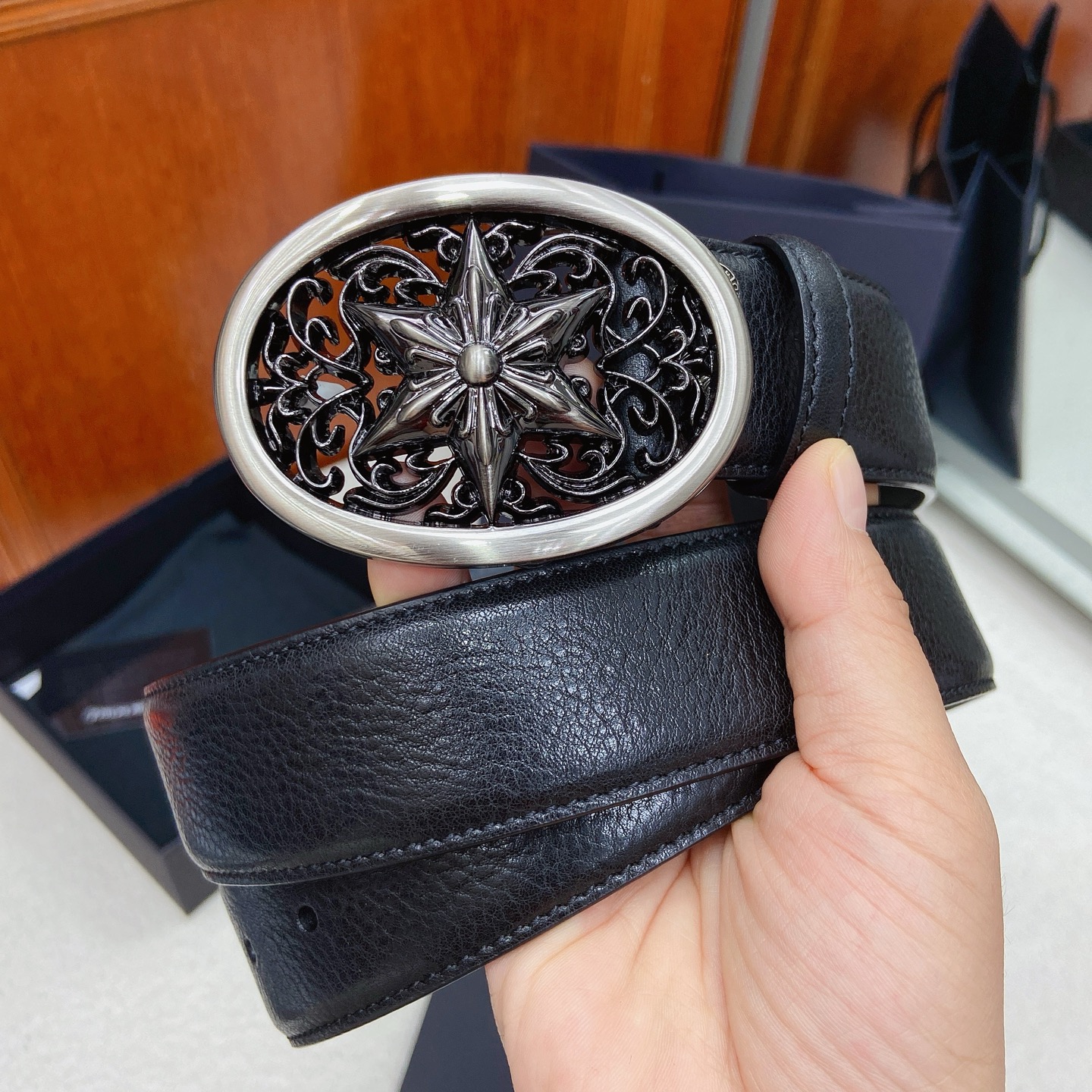 𝐂𝐡𝐫𝐨𝐦𝐞𝐇𝐞𝐚𝐫𝐭𝐬 克罗心腰带。六芒星🔯黄铜镀925银五金搭配原版油蜡头层牛皮，宽度3.8厘米， 