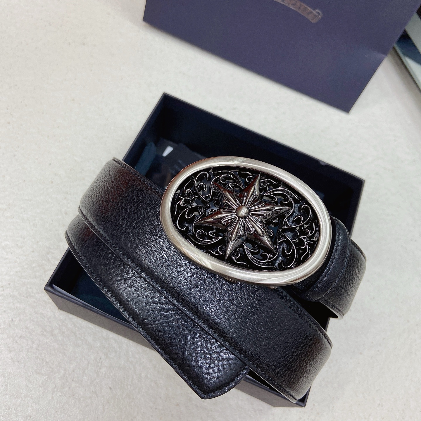 𝐂𝐡𝐫𝐨𝐦𝐞𝐇𝐞𝐚𝐫𝐭𝐬 克罗心腰带。六芒星🔯黄铜镀925银五金搭配原版油蜡头层牛皮，宽度3.8厘米， 