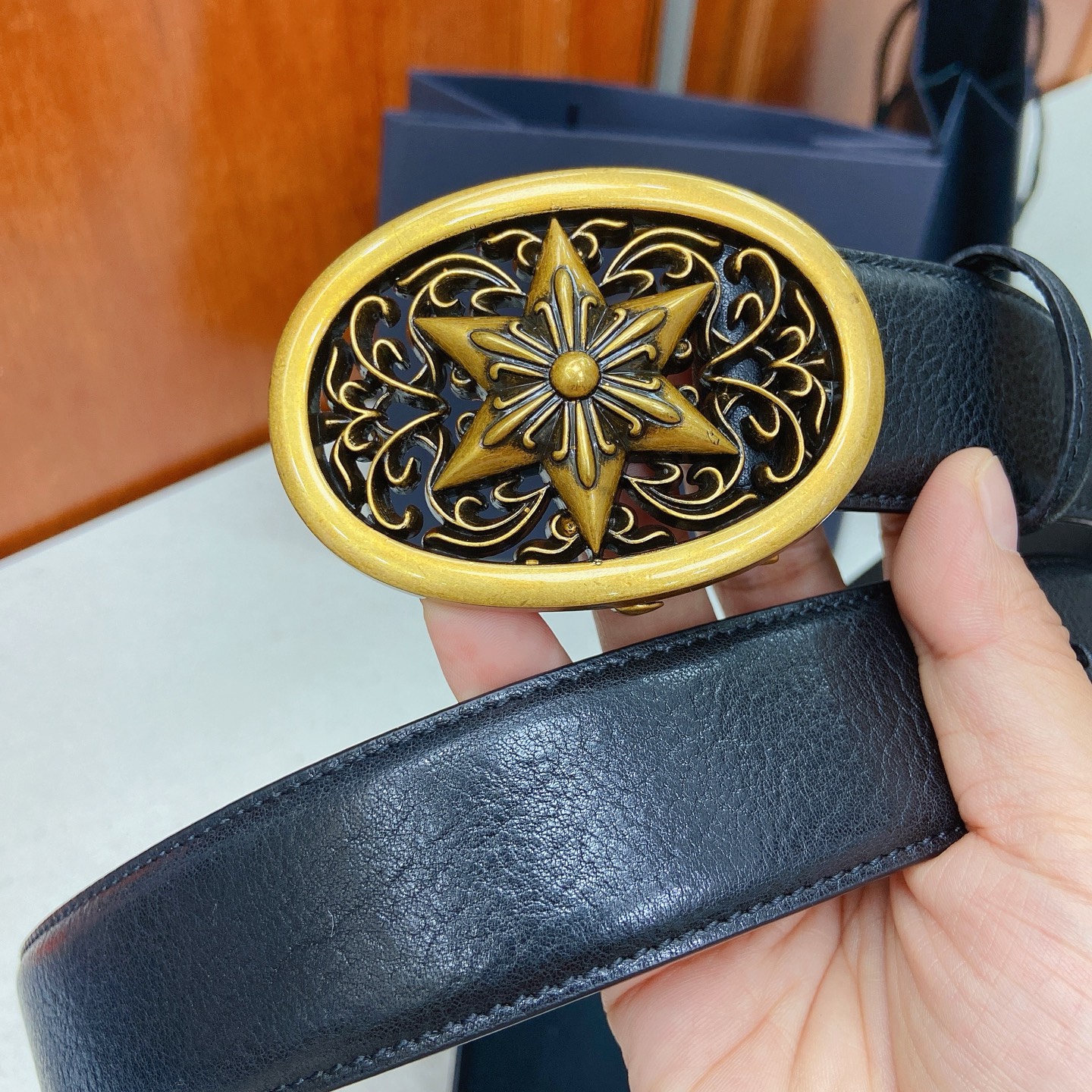 𝐂𝐡𝐫𝐨𝐦𝐞𝐇𝐞𝐚𝐫𝐭𝐬 克罗心腰带。六芒星🔯黄铜镀925银五金搭配原版油蜡头层牛皮，宽度3.8厘米， 