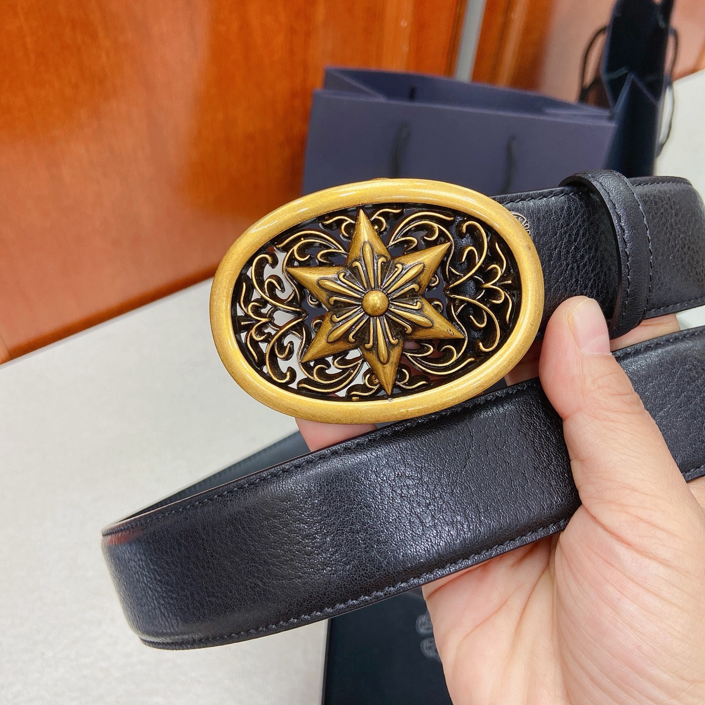 𝐂𝐡𝐫𝐨𝐦𝐞𝐇𝐞𝐚𝐫𝐭𝐬 克罗心腰带。六芒星🔯黄铜镀925银五金搭配原版油蜡头层牛皮，宽度3.8厘米， 