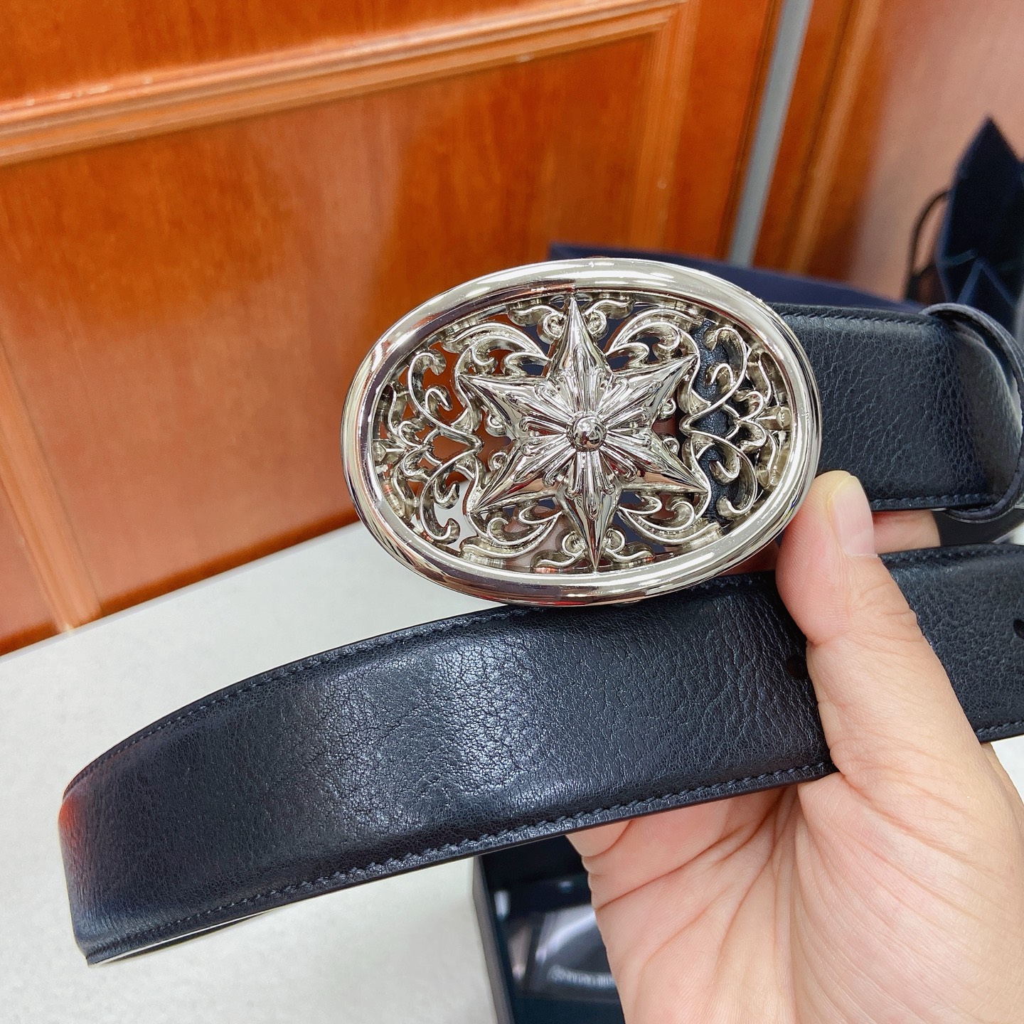 𝐂𝐡𝐫𝐨𝐦𝐞𝐇𝐞𝐚𝐫𝐭𝐬 克罗心腰带。六芒星🔯黄铜镀925银五金搭配原版油蜡头层牛皮，宽度3.8厘米， 