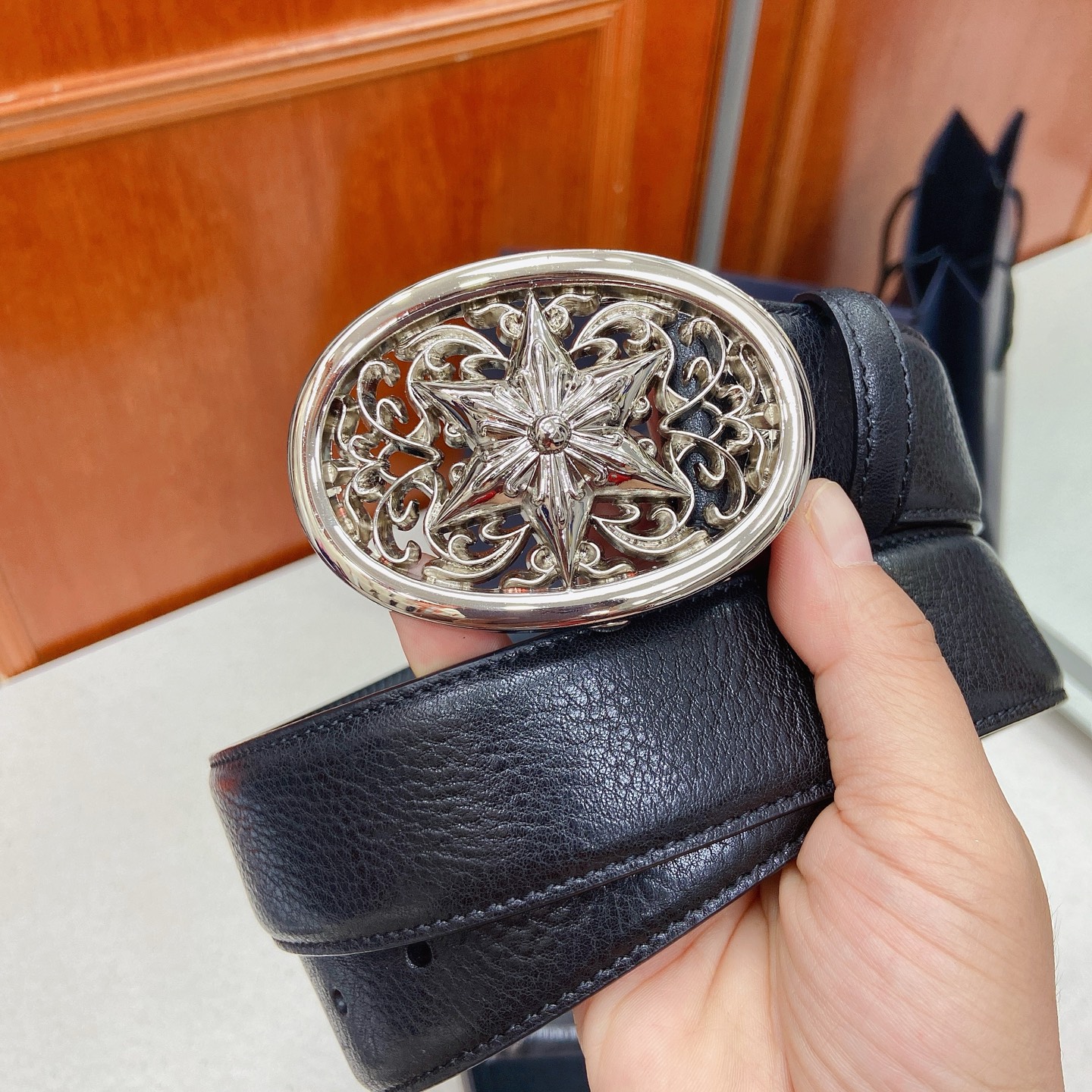 𝐂𝐡𝐫𝐨𝐦𝐞𝐇𝐞𝐚𝐫𝐭𝐬 克罗心腰带。六芒星🔯黄铜镀925银五金搭配原版油蜡头层牛皮，宽度3.8厘米， 