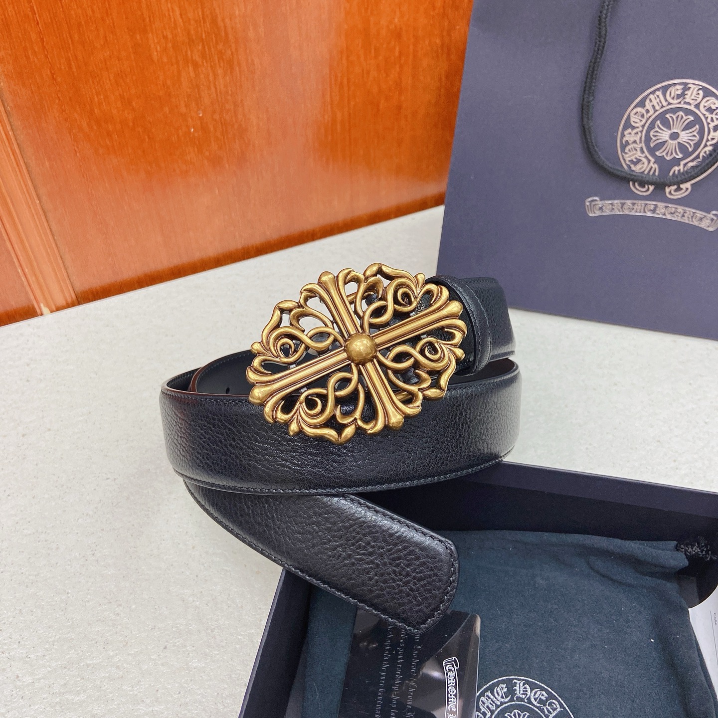 𝐂𝐡𝐫𝐨𝐦𝐞𝐇𝐞𝐚𝐫𝐭𝐬 克罗心腰带。藤蔓十字黄铜镀925银五金搭配原版油蜡头层牛皮，宽度3.8厘米， 