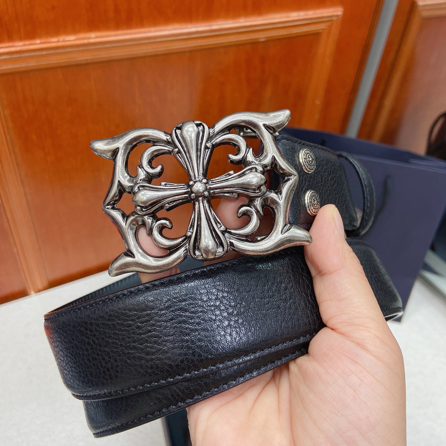 𝐂𝐡𝐫𝐨𝐦𝐞𝐇𝐞𝐚𝐫𝐭𝐬 克罗心腰带。十字花黄铜镀925银五金搭配原版油蜡头层牛皮，宽度3.8厘米， 整