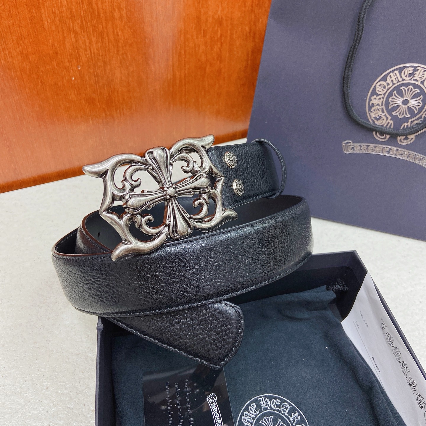 𝐂𝐡𝐫𝐨𝐦𝐞𝐇𝐞𝐚𝐫𝐭𝐬 克罗心腰带。十字花黄铜镀925银五金搭配原版油蜡头层牛皮，宽度3.8厘米， 整