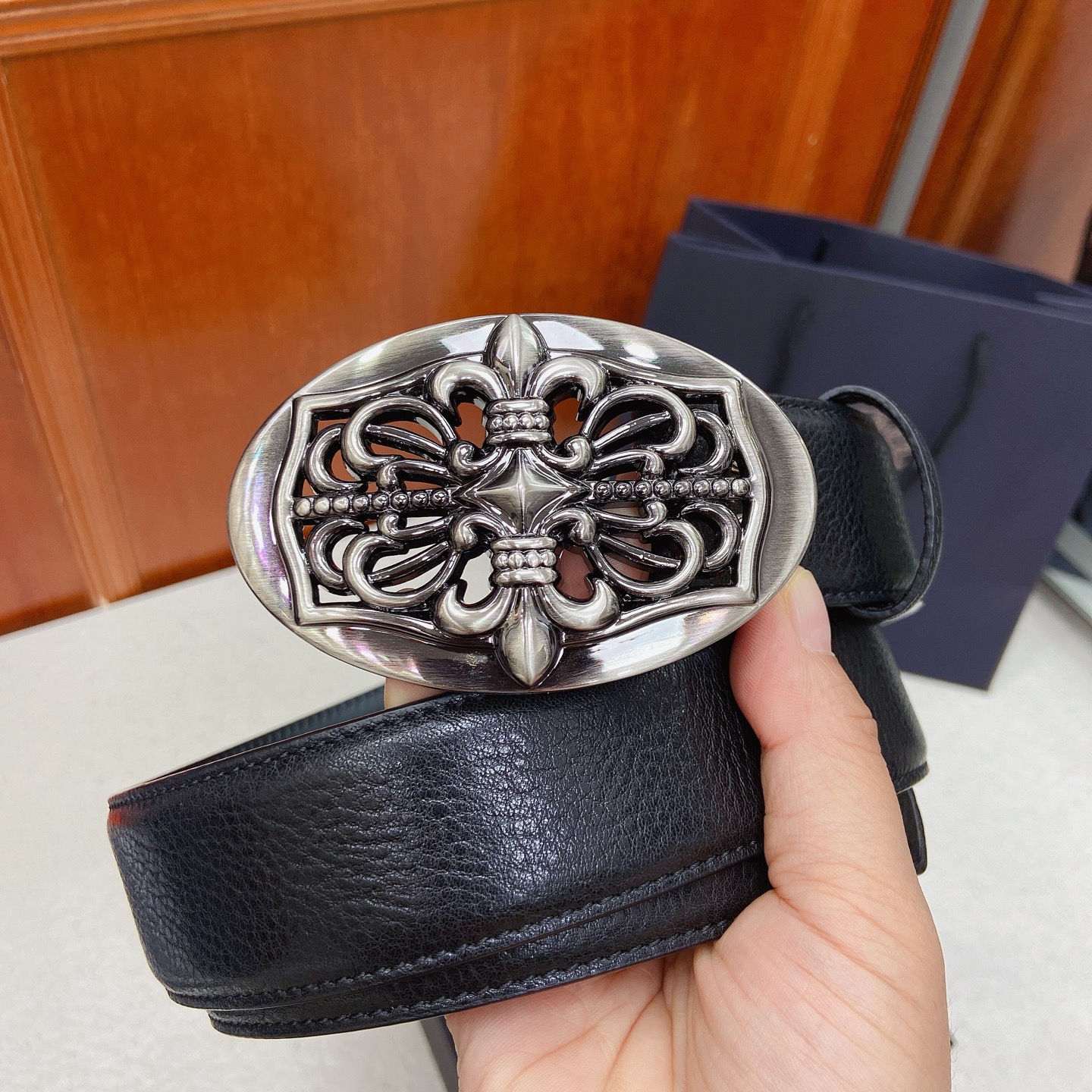 𝐂𝐡𝐫𝐨𝐦𝐞𝐇𝐞𝐚𝐫𝐭𝐬 克罗心腰带。鸢尾花黄铜镀925银五金搭配原版油蜡头层牛皮，宽度3.8厘米， 整