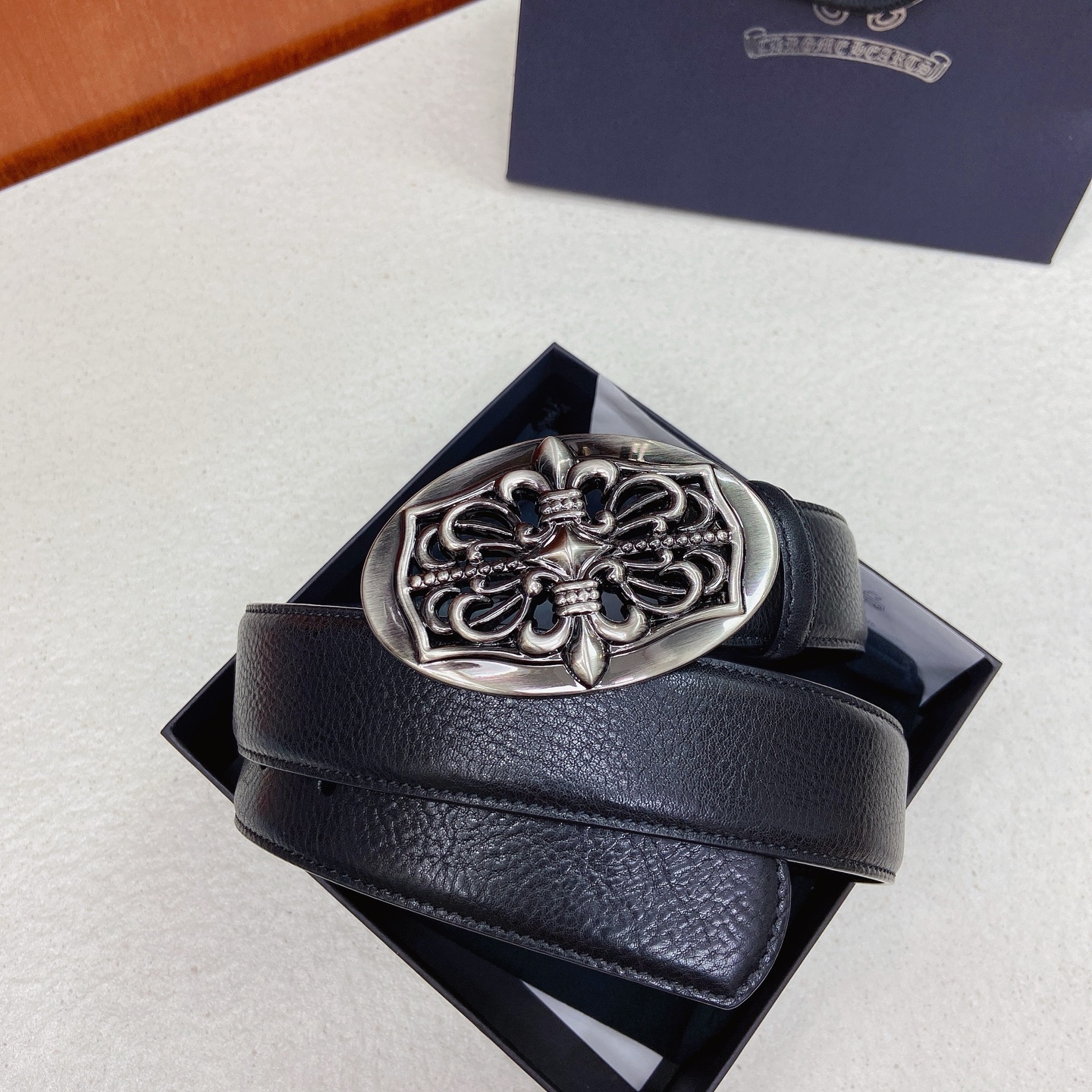 𝐂𝐡𝐫𝐨𝐦𝐞𝐇𝐞𝐚𝐫𝐭𝐬 克罗心腰带。鸢尾花黄铜镀925银五金搭配原版油蜡头层牛皮，宽度3.8厘米， 整