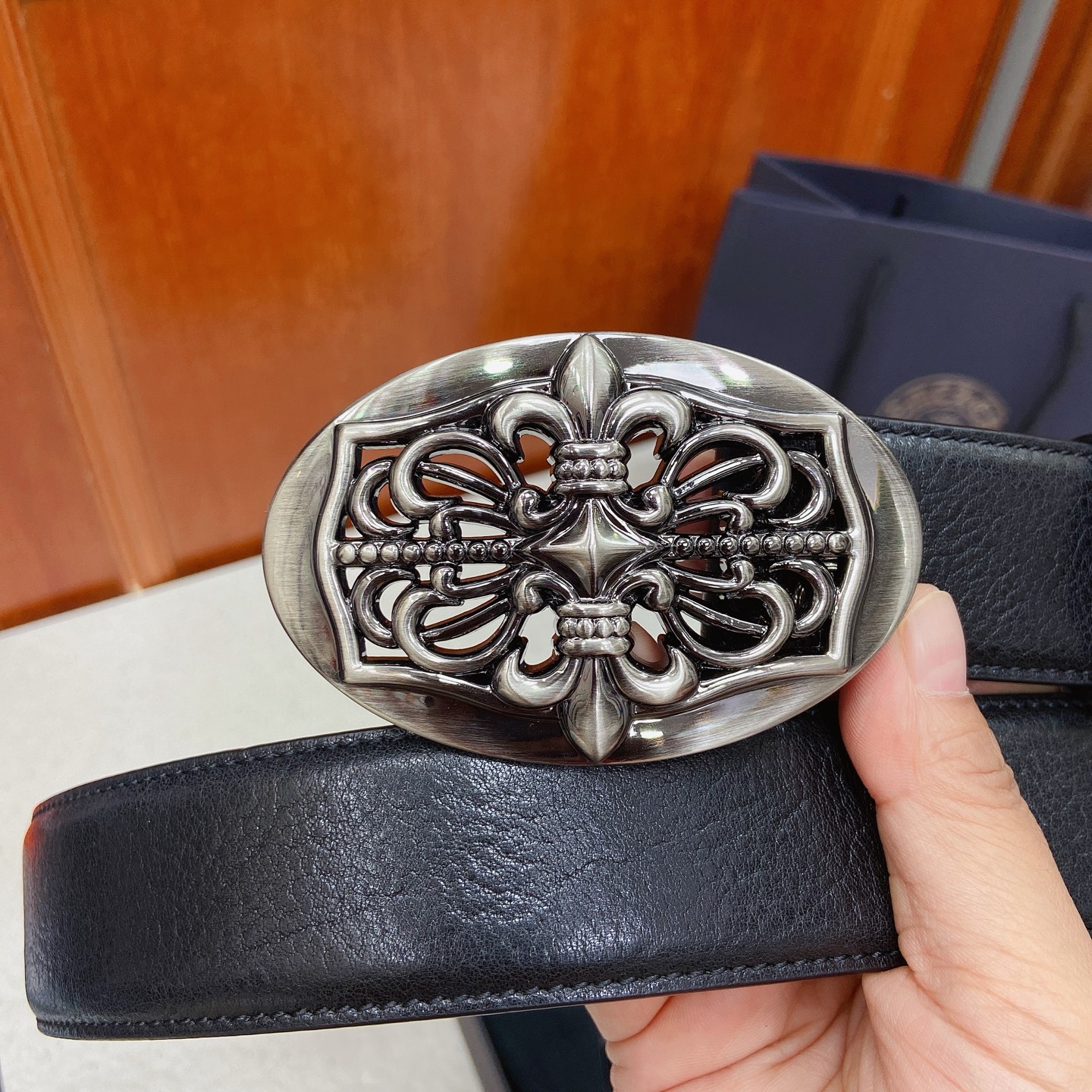 𝐂𝐡𝐫𝐨𝐦𝐞𝐇𝐞𝐚𝐫𝐭𝐬 克罗心腰带。鸢尾花黄铜镀925银五金搭配原版油蜡头层牛皮，宽度3.8厘米， 整