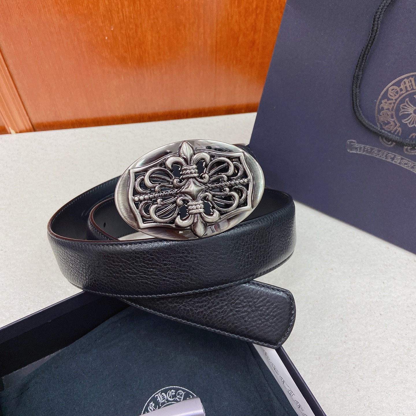 𝐂𝐡𝐫𝐨𝐦𝐞𝐇𝐞𝐚𝐫𝐭𝐬 克罗心腰带。鸢尾花黄铜镀925银五金搭配原版油蜡头层牛皮，宽度3.8厘米， 整