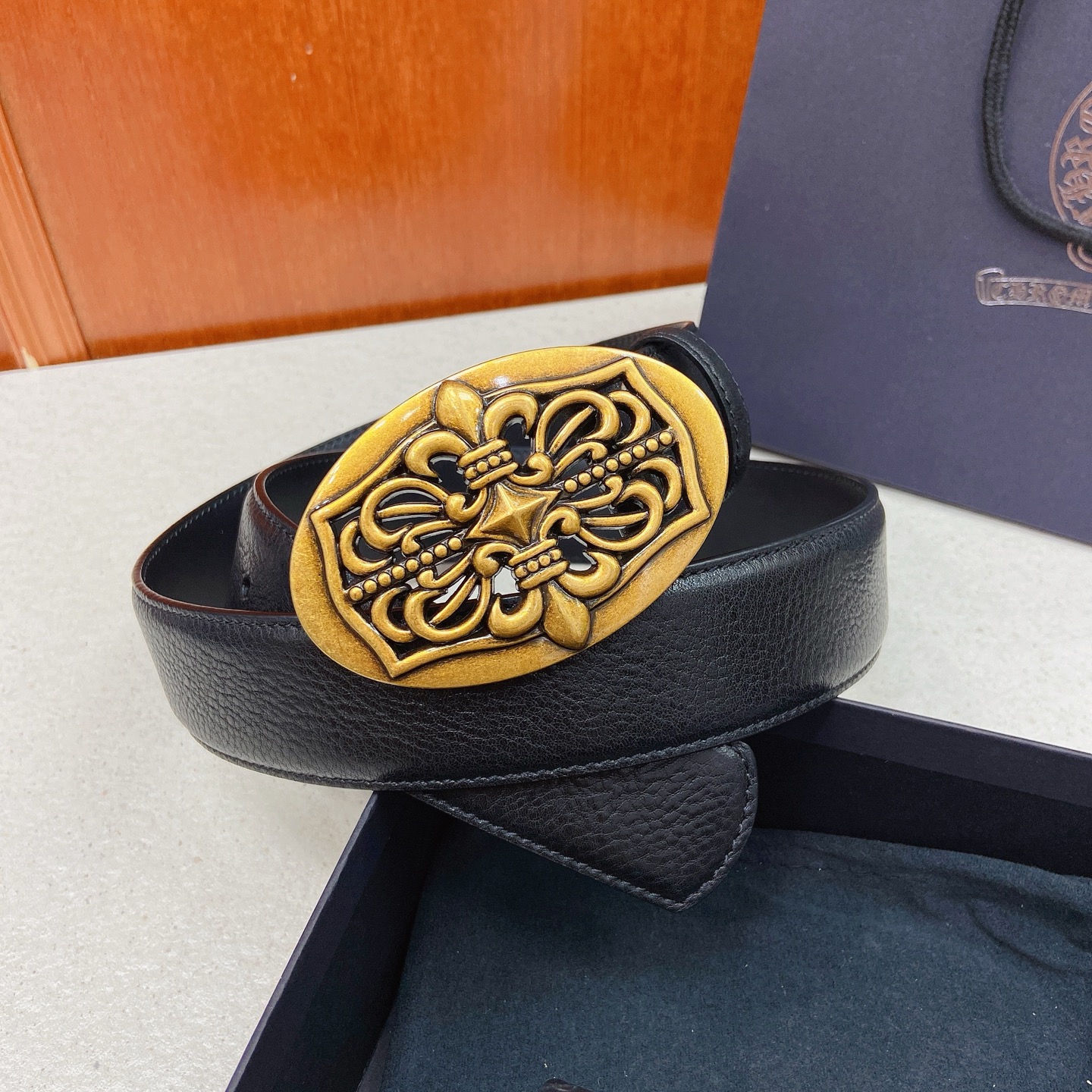 𝐂𝐡𝐫𝐨𝐦𝐞𝐇𝐞𝐚𝐫𝐭𝐬 克罗心腰带。鸢尾花黄铜镀925银五金搭配原版油蜡头层牛皮，宽度3.8厘米， 整