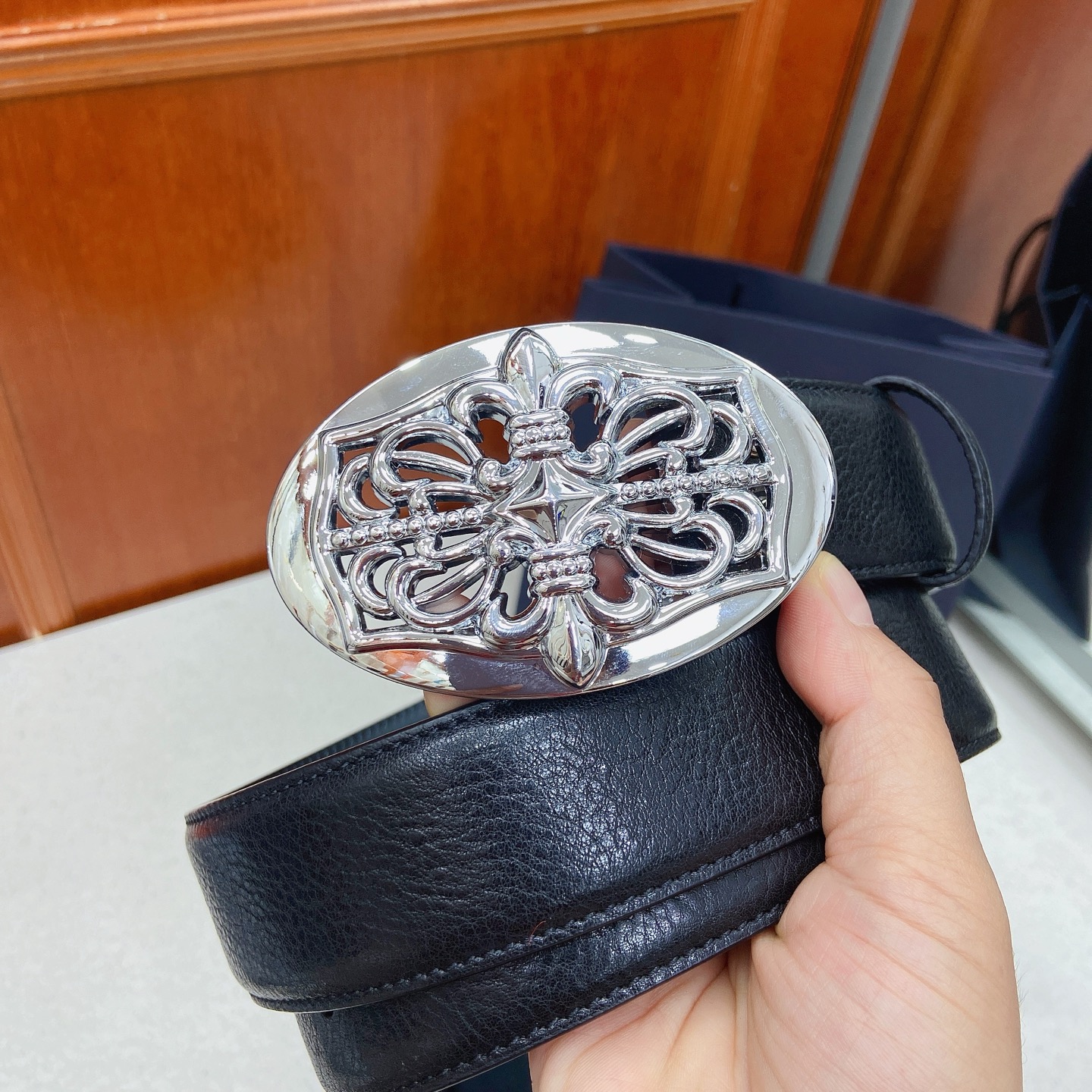 𝐂𝐡𝐫𝐨𝐦𝐞𝐇𝐞𝐚𝐫𝐭𝐬 克罗心腰带。鸢尾花黄铜镀925银五金搭配原版油蜡头层牛皮，宽度3.8厘米， 整