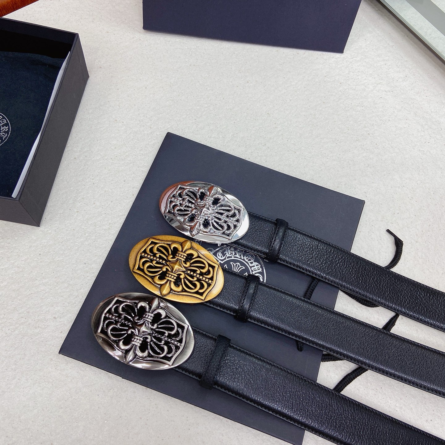 𝐂𝐡𝐫𝐨𝐦𝐞𝐇𝐞𝐚𝐫𝐭𝐬 克罗心腰带。鸢尾花黄铜镀925银五金搭配原版油蜡头层牛皮，宽度3.8厘米， 整