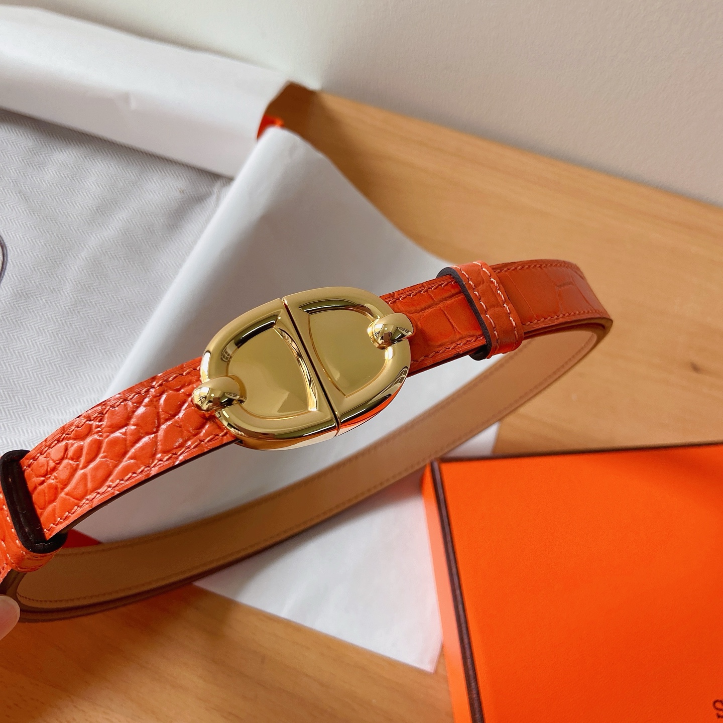 HERMES 18mm腰帶 腰封 猪鼻子精品五金 搭配高光鳄鱼纹小牛皮，优雅时尚，均码可伸缩， 