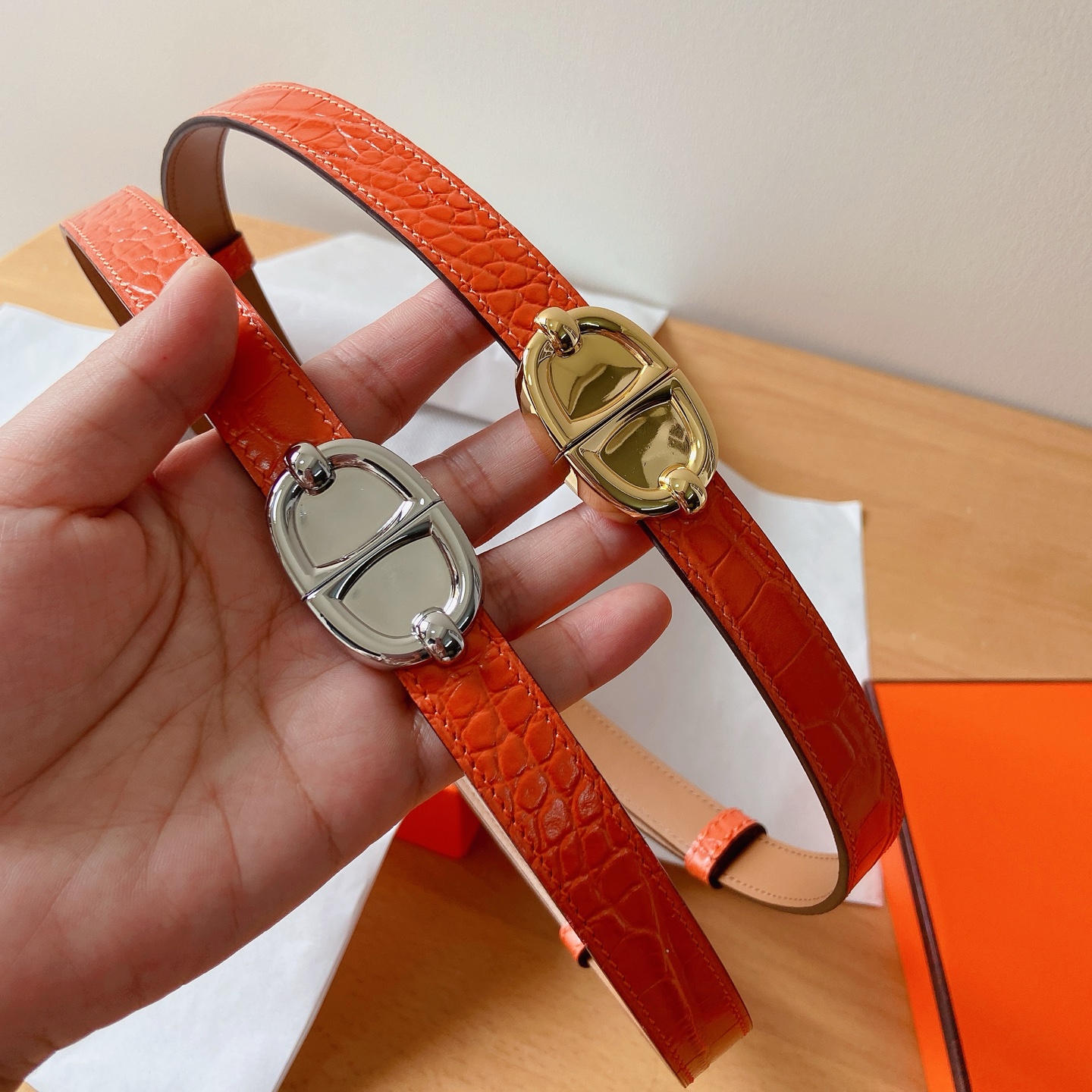 HERMES 18mm腰帶 腰封 猪鼻子精品五金 搭配高光鳄鱼纹小牛皮，优雅时尚，均码可伸缩， 