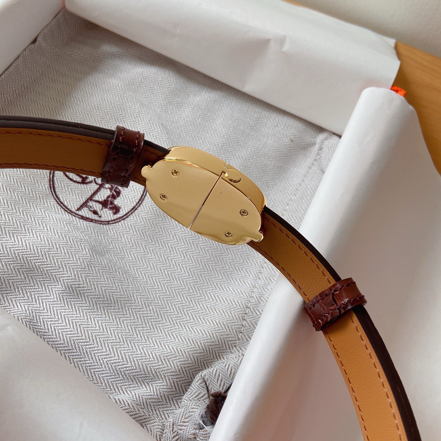 HERMES 18mm腰帶 腰封 猪鼻子精品五金 搭配高光鳄鱼纹小牛皮，优雅时尚，均码可伸缩， 