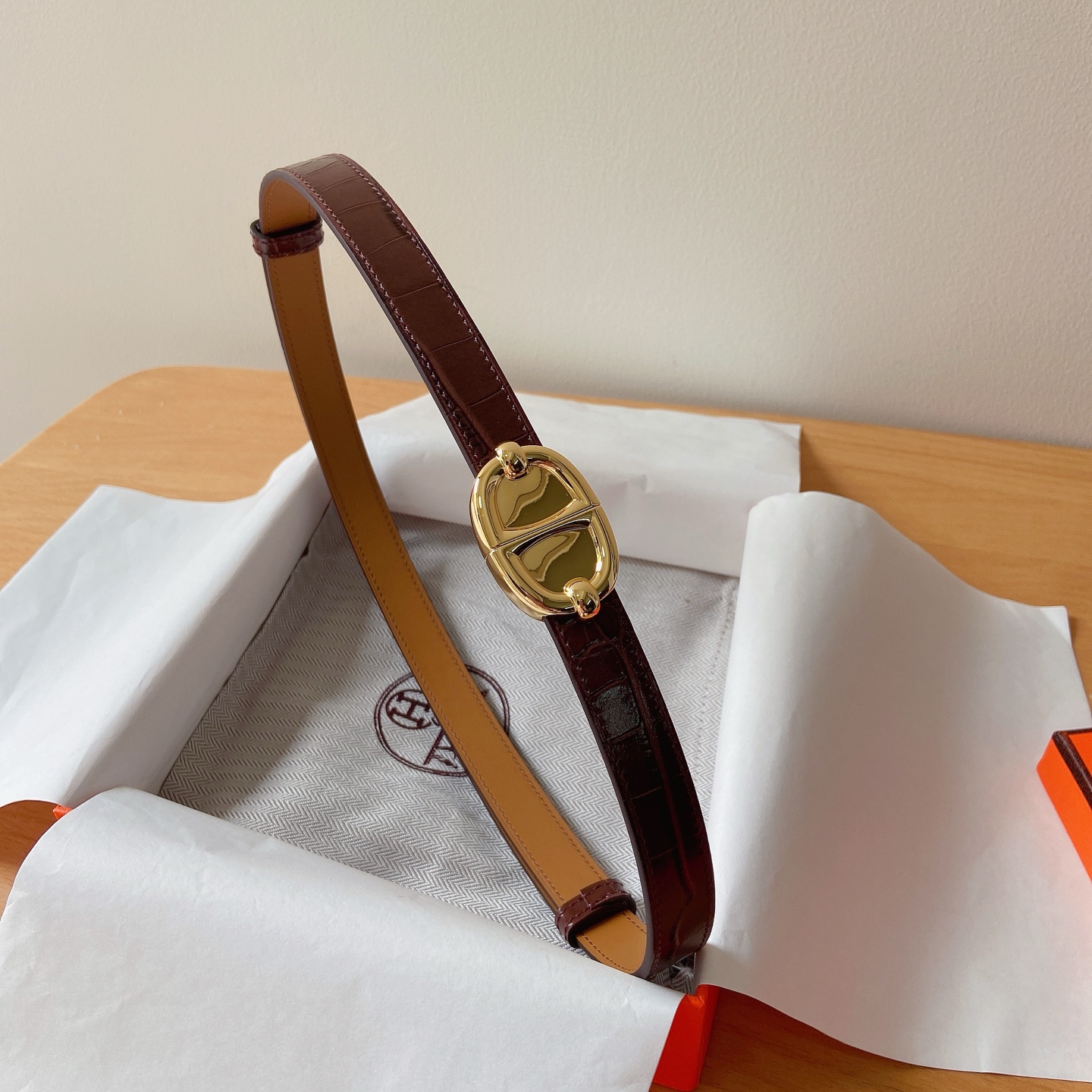 HERMES 18mm腰帶 腰封 猪鼻子精品五金 搭配高光鳄鱼纹小牛皮，优雅时尚，均码可伸缩， 