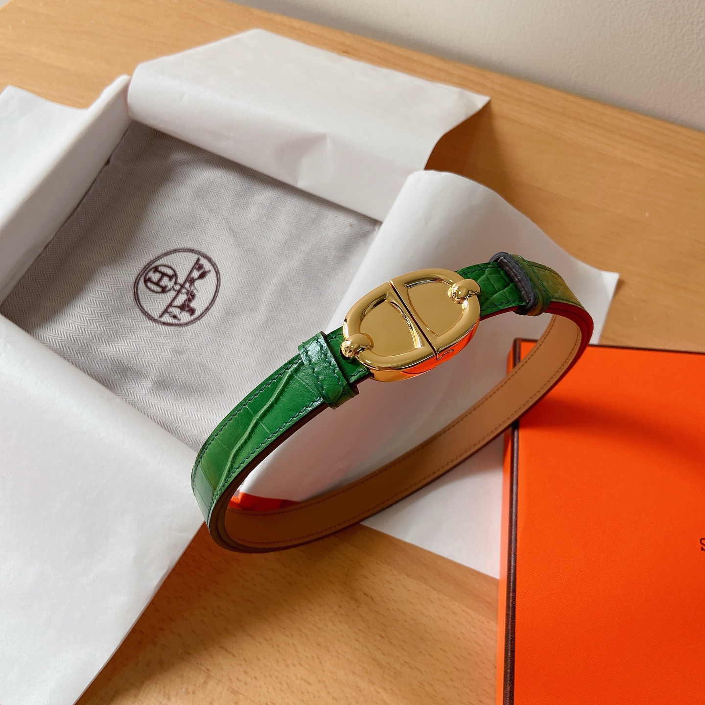 HERMES 18mm腰帶 腰封 猪鼻子精品五金 搭配高光鳄鱼纹小牛皮，优雅时尚，均码可伸缩， 