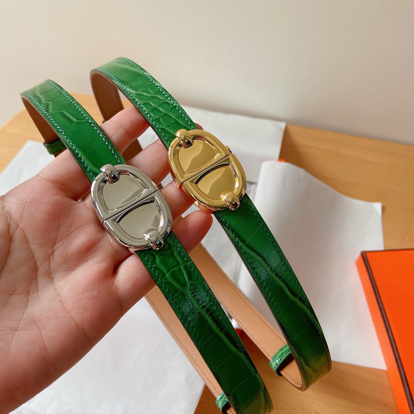 HERMES 18mm腰帶 腰封 猪鼻子精品五金 搭配高光鳄鱼纹小牛皮，优雅时尚，均码可伸缩， 