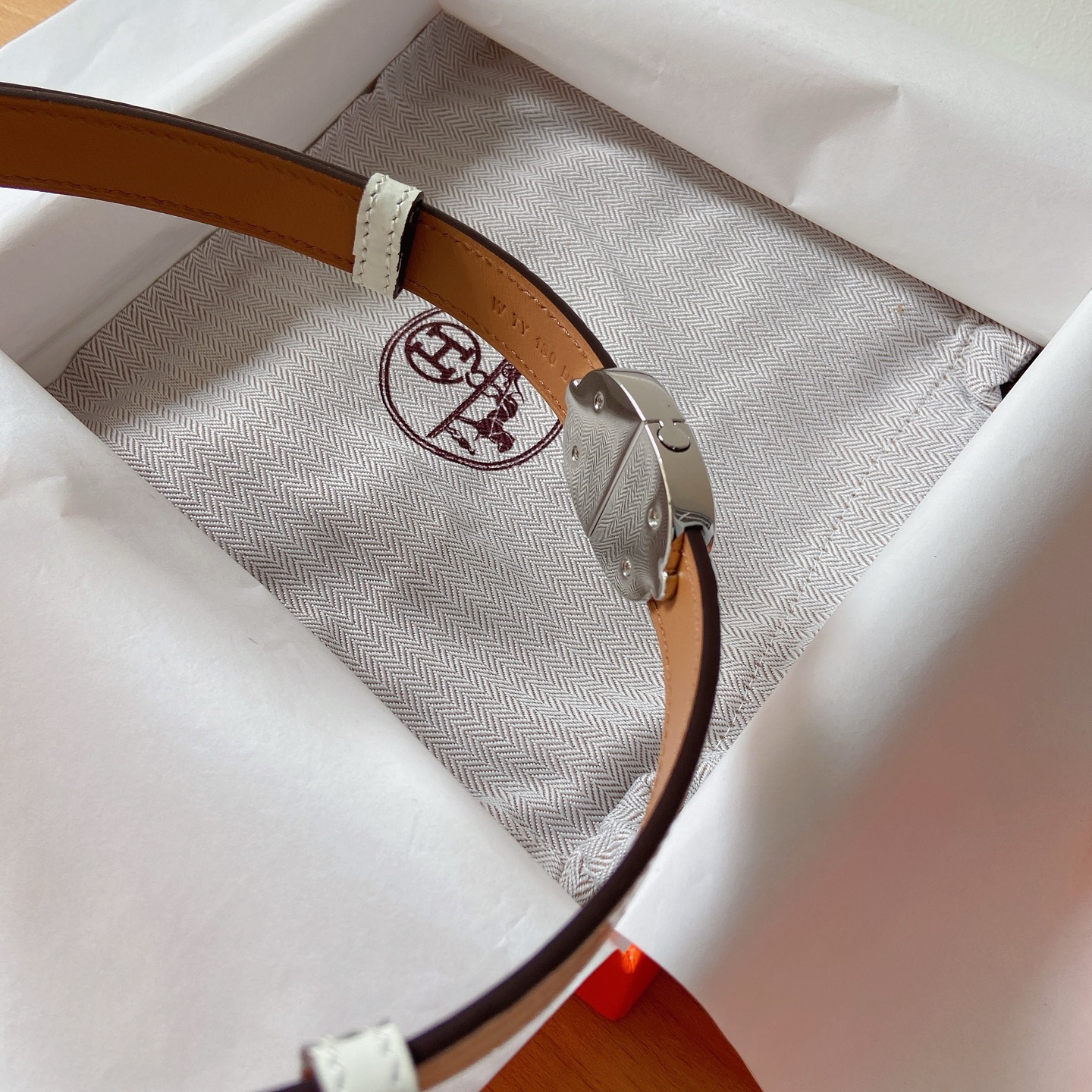 HERMES 18mm腰帶 腰封 猪鼻子精品五金 搭配高光鳄鱼纹小牛皮，优雅时尚，均码可伸缩， 