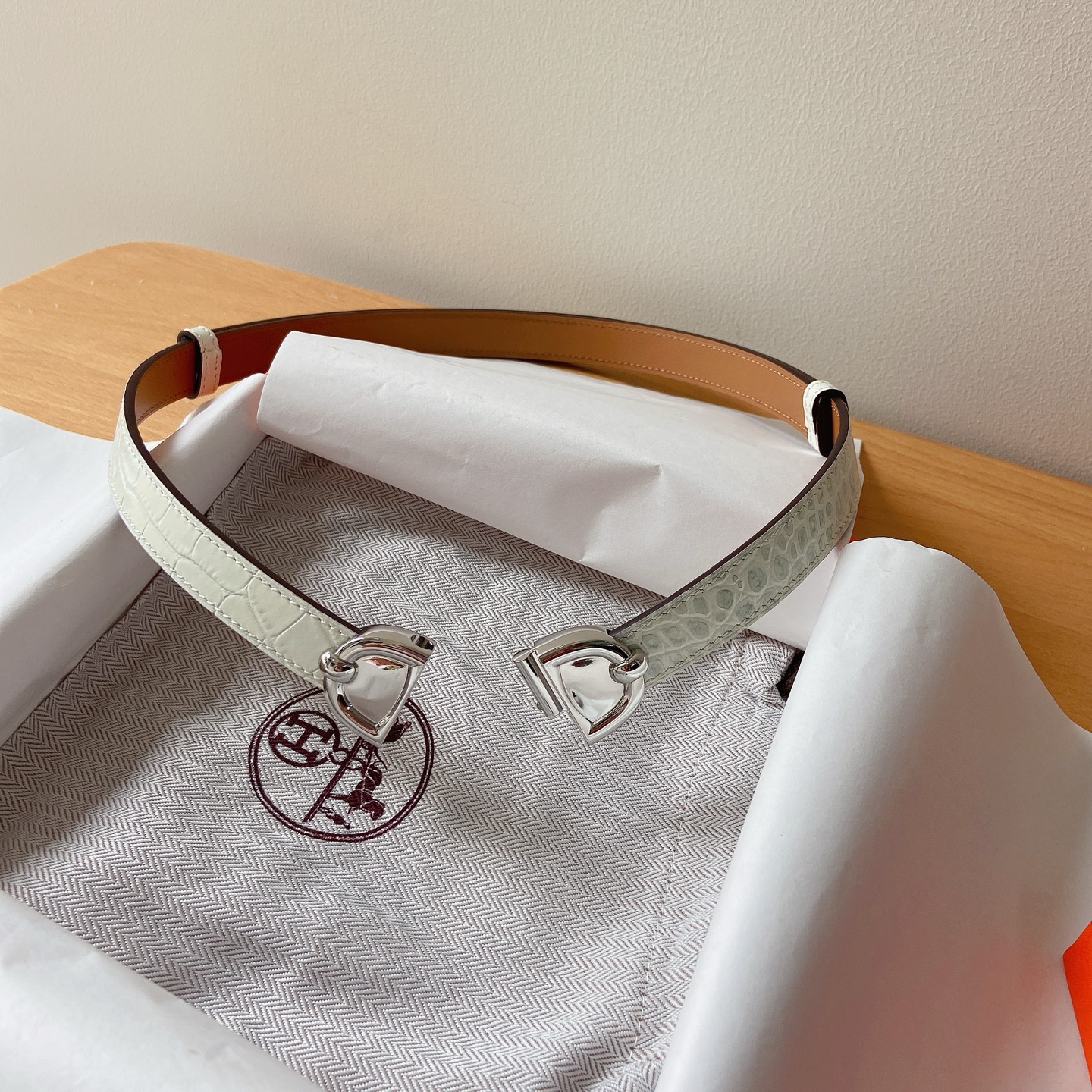 HERMES 18mm腰帶 腰封 猪鼻子精品五金 搭配高光鳄鱼纹小牛皮，优雅时尚，均码可伸缩， 