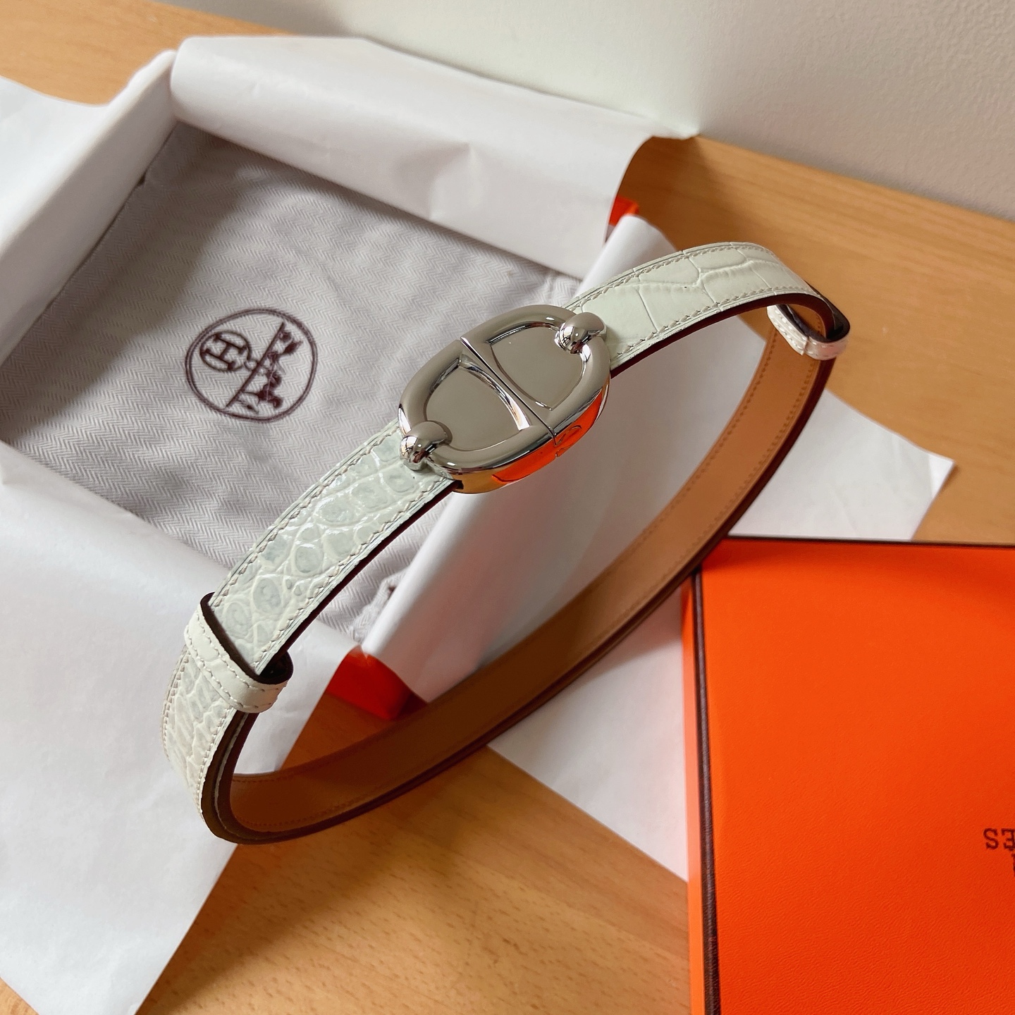HERMES 18mm腰帶 腰封 猪鼻子精品五金 搭配高光鳄鱼纹小牛皮，优雅时尚，均码可伸缩， 