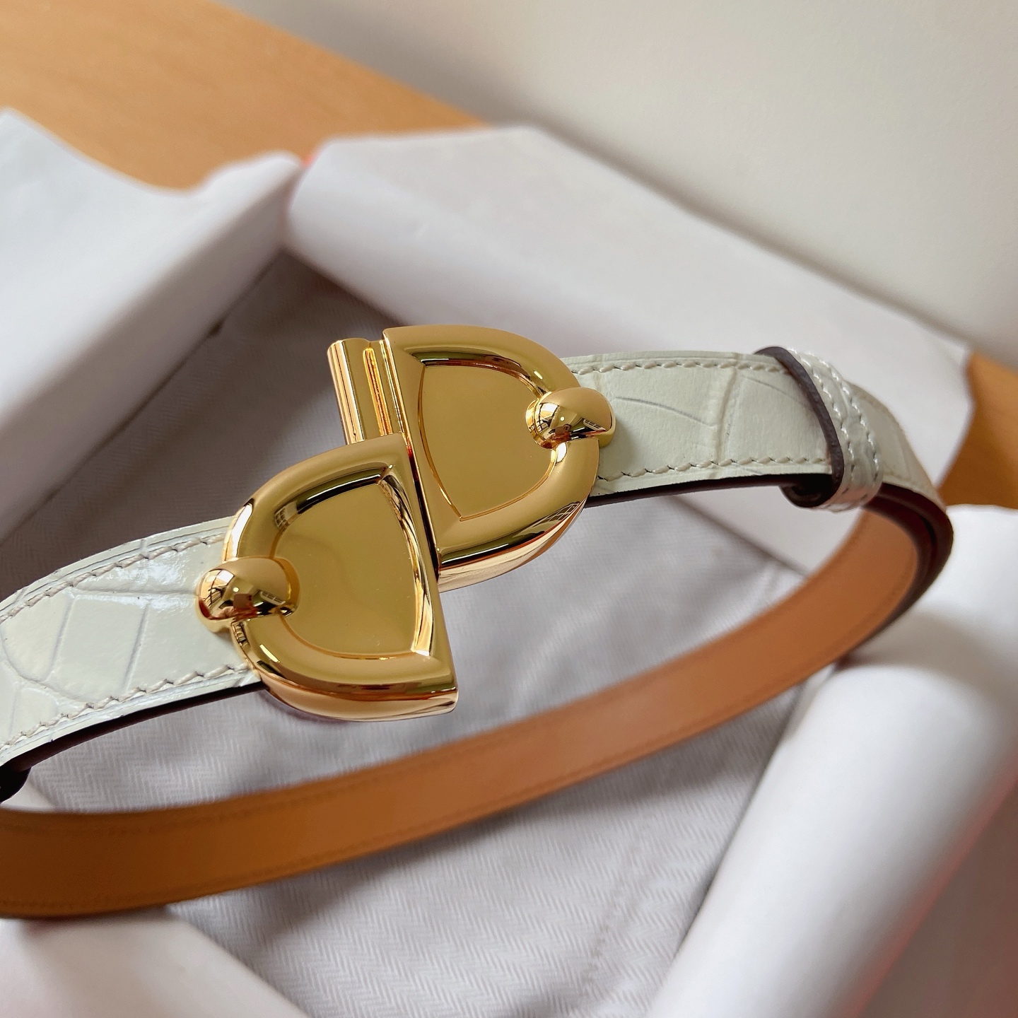 HERMES 18mm腰帶 腰封 猪鼻子精品五金 搭配高光鳄鱼纹小牛皮，优雅时尚，均码可伸缩， 