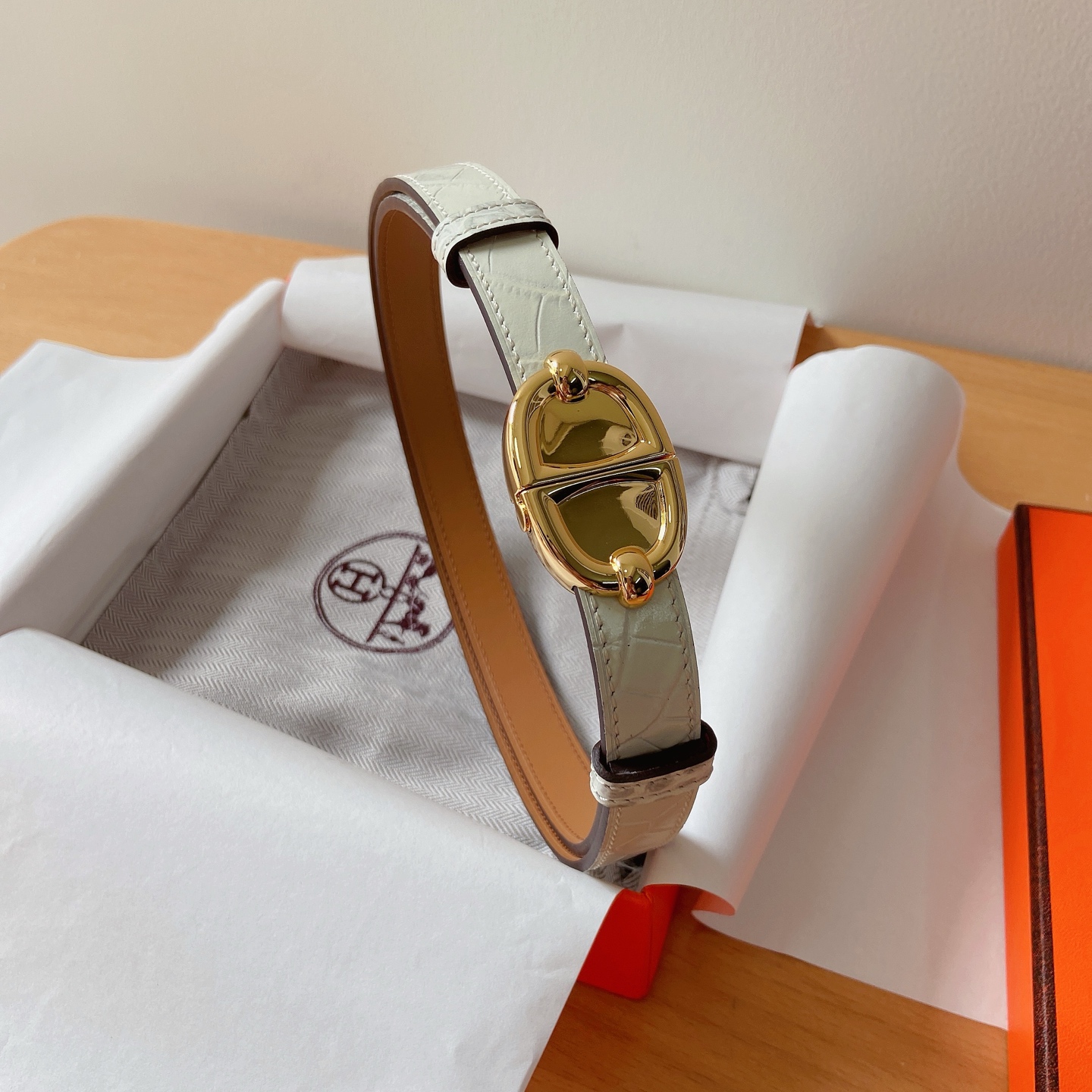 HERMES 18mm腰帶 腰封 猪鼻子精品五金 搭配高光鳄鱼纹小牛皮，优雅时尚，均码可伸缩， 