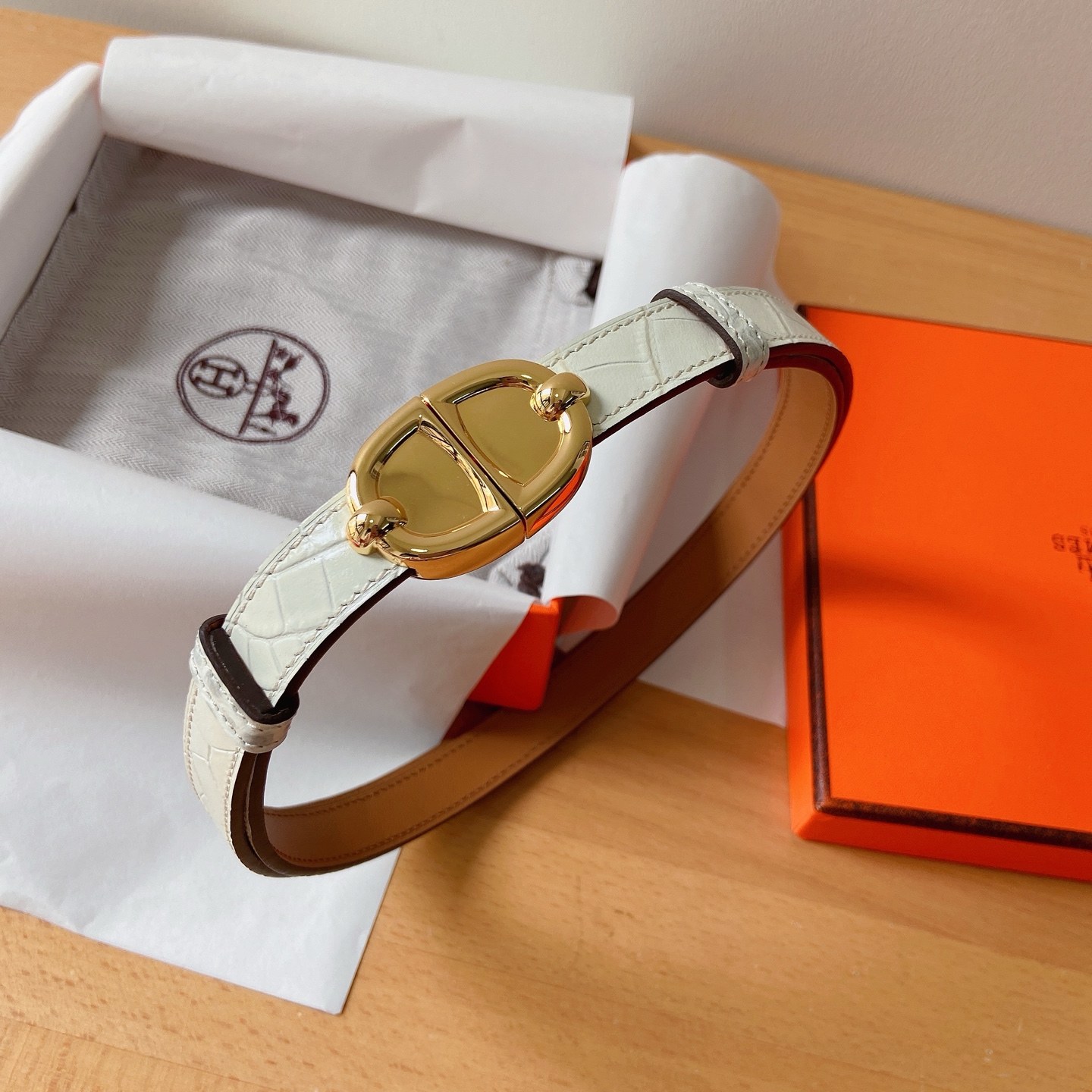 HERMES 18mm腰帶 腰封 猪鼻子精品五金 搭配高光鳄鱼纹小牛皮，优雅时尚，均码可伸缩， 