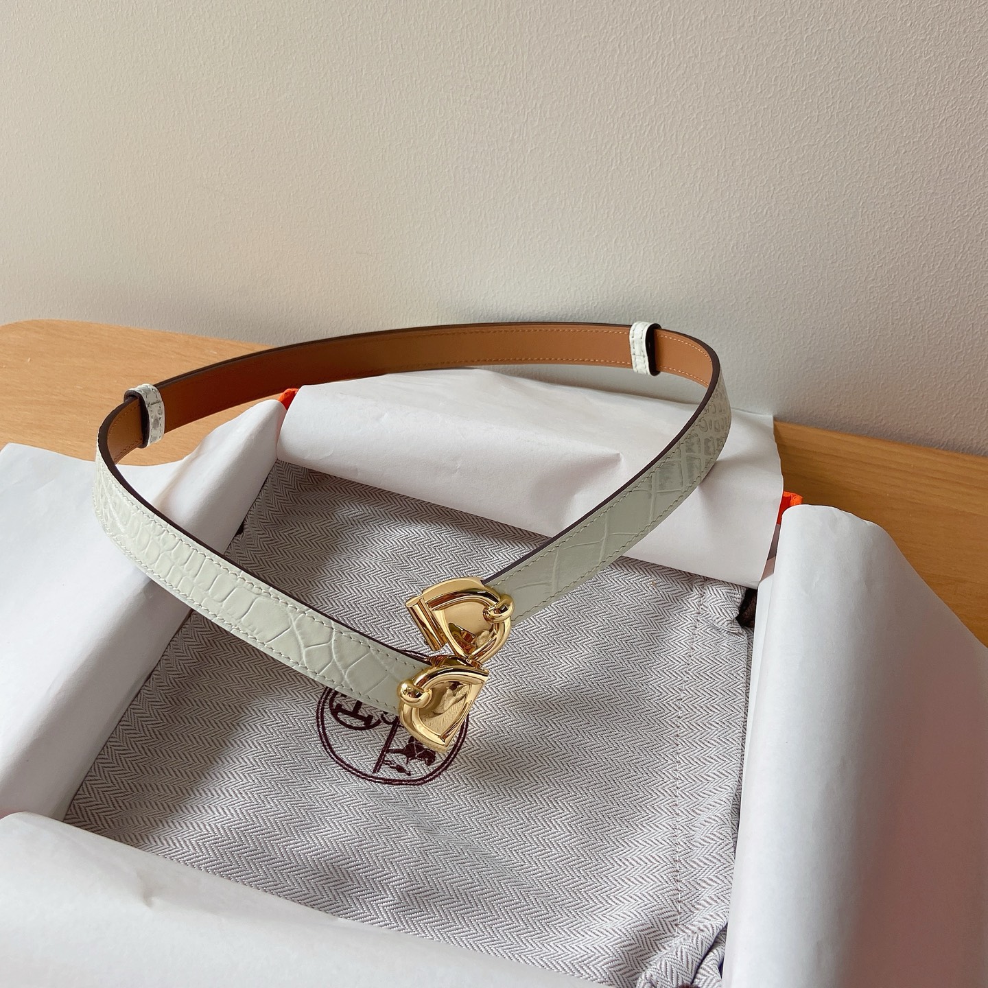 HERMES 18mm腰帶 腰封 猪鼻子精品五金 搭配高光鳄鱼纹小牛皮，优雅时尚，均码可伸缩， 