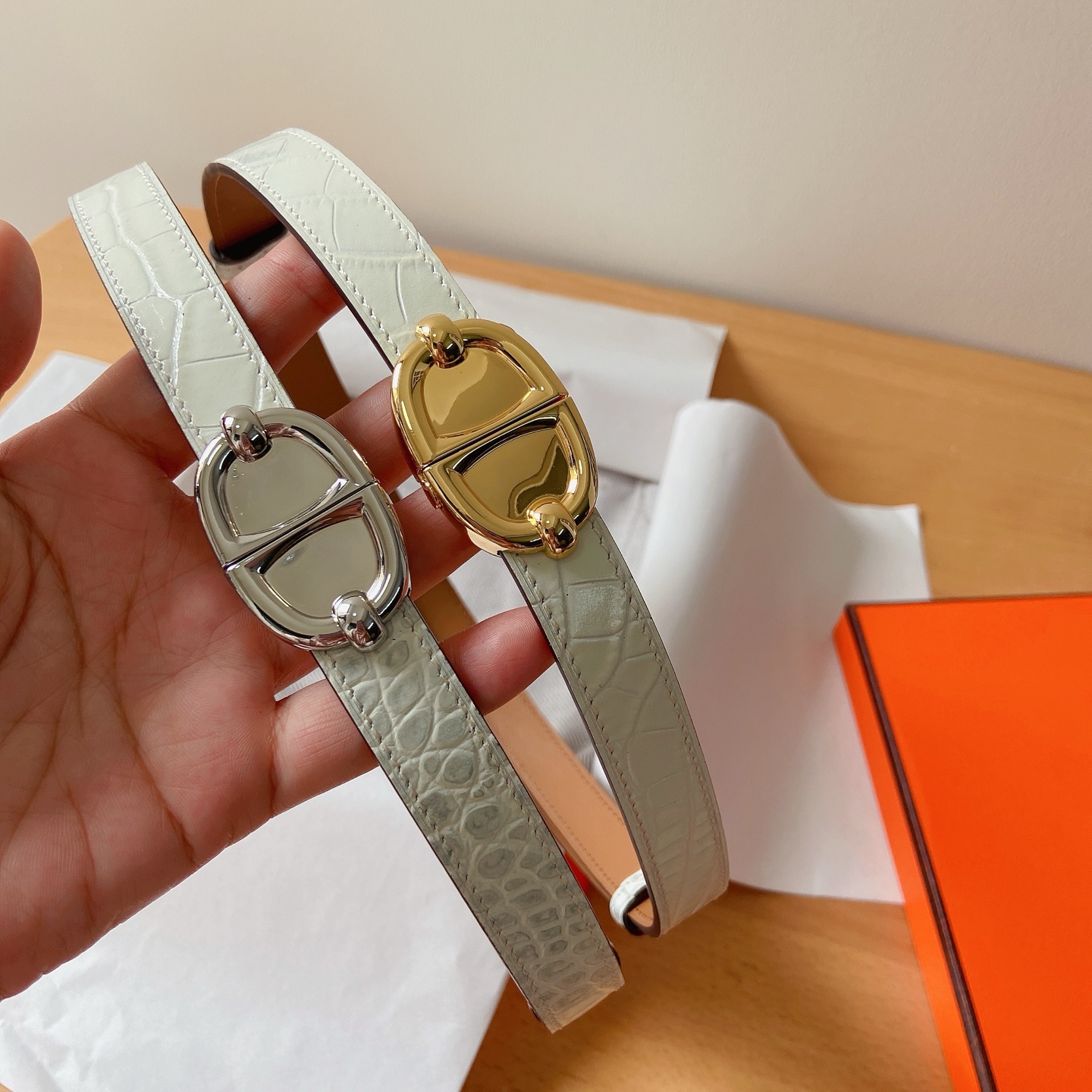 HERMES 18mm腰帶 腰封 猪鼻子精品五金 搭配高光鳄鱼纹小牛皮，优雅时尚，均码可伸缩， 