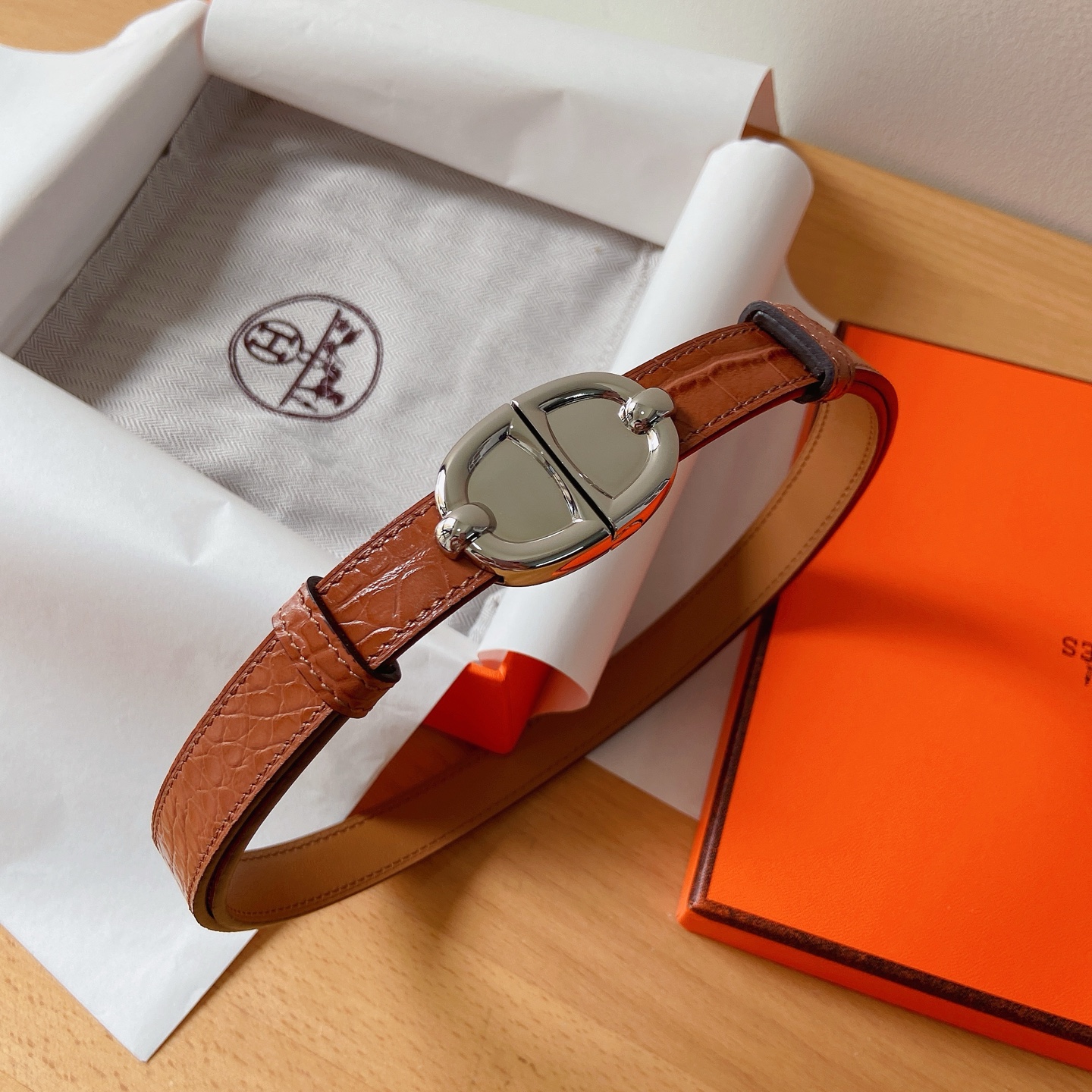 HERMES 18mm腰帶 腰封 猪鼻子精品五金 搭配高光鳄鱼纹小牛皮，优雅时尚，均码可伸缩， 