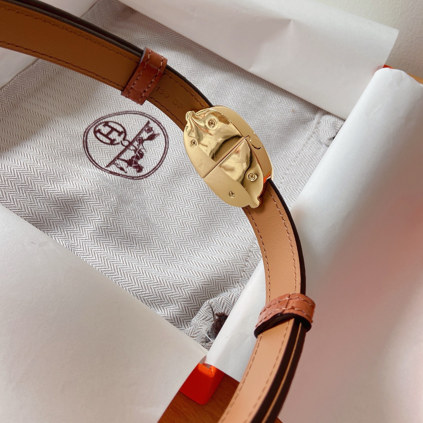 HERMES 18mm腰帶 腰封 猪鼻子精品五金 搭配高光鳄鱼纹小牛皮，优雅时尚，均码可伸缩， 