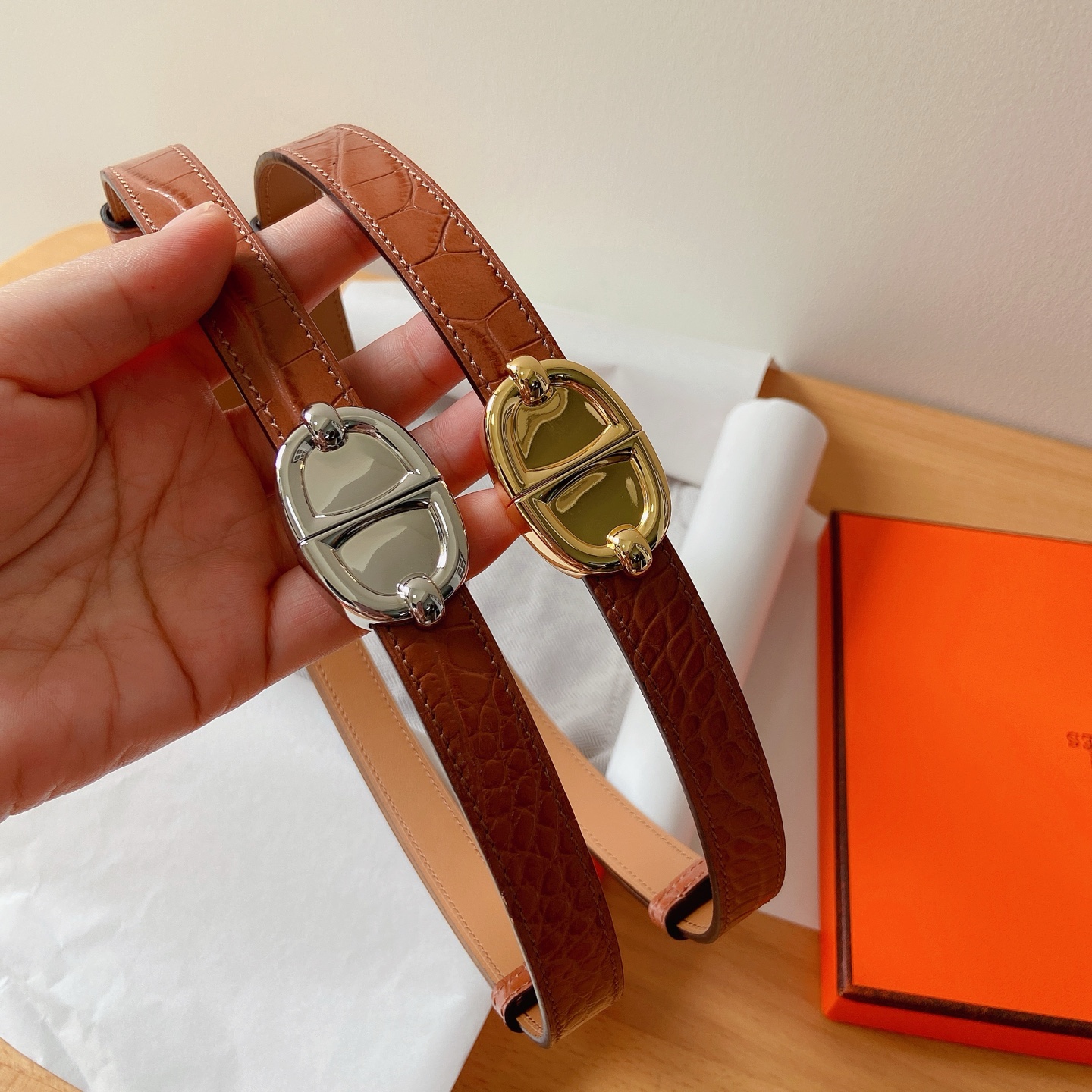 HERMES 18mm腰帶 腰封 猪鼻子精品五金 搭配高光鳄鱼纹小牛皮，优雅时尚，均码可伸缩， 