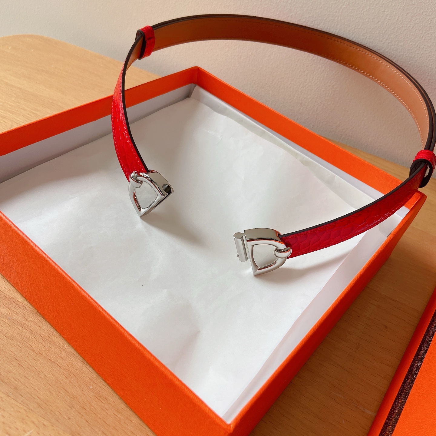 HERMES 18mm腰帶 腰封 猪鼻子精品五金 搭配高光鳄鱼纹小牛皮，优雅时尚，均码可伸缩， 