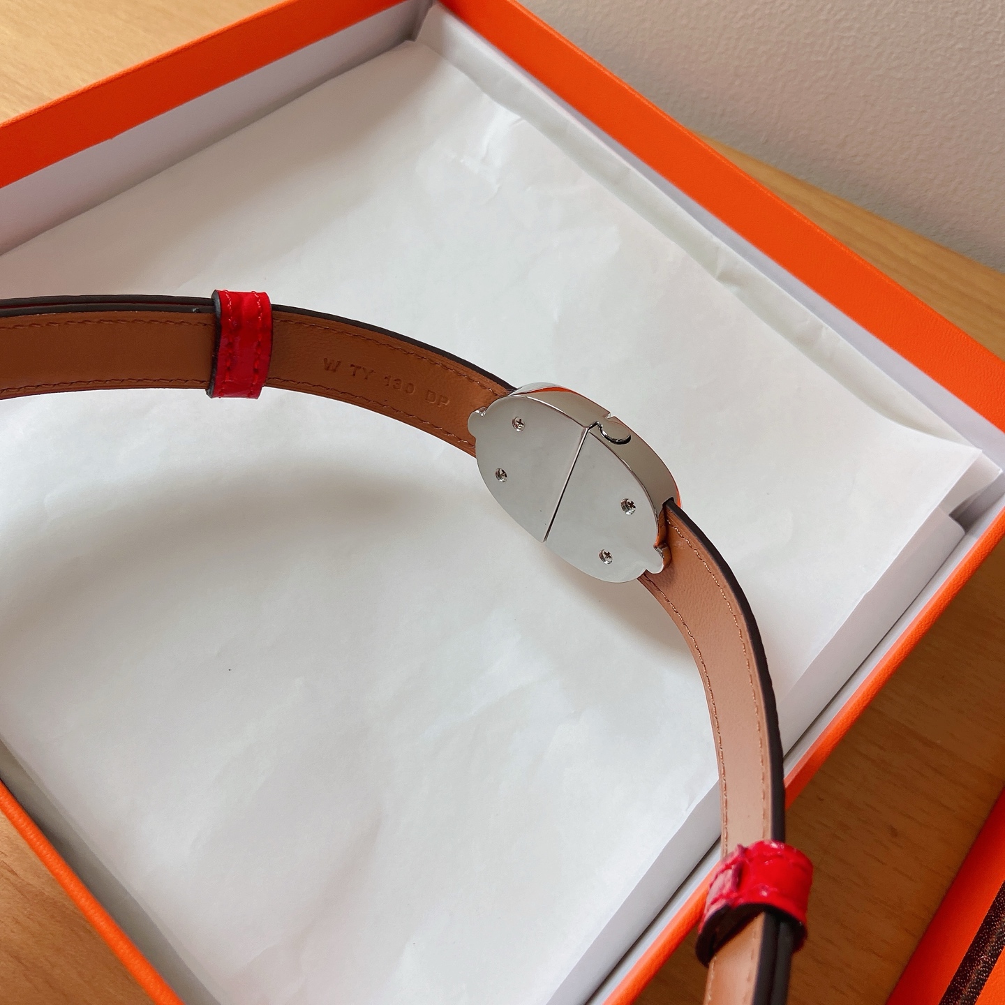 HERMES 18mm腰帶 腰封 猪鼻子精品五金 搭配高光鳄鱼纹小牛皮，优雅时尚，均码可伸缩， 