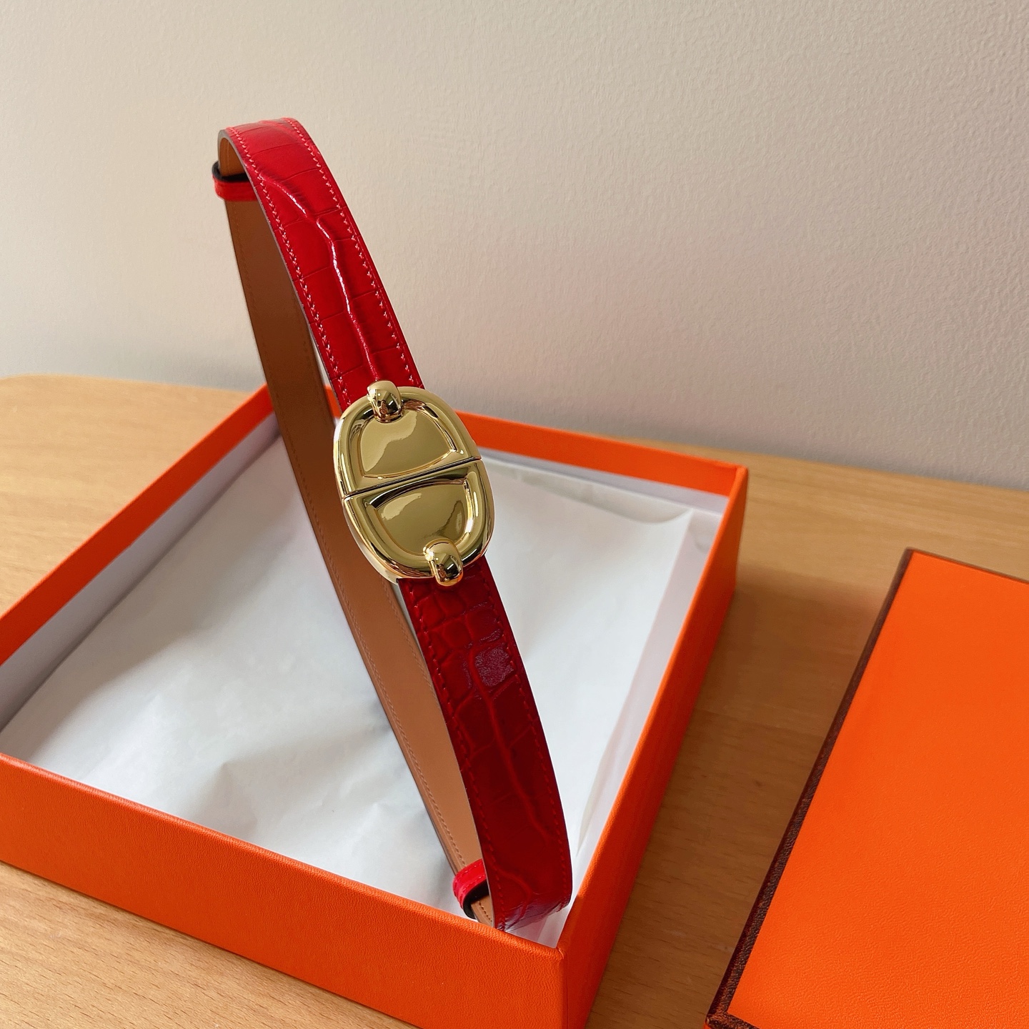HERMES 18mm腰帶 腰封 猪鼻子精品五金 搭配高光鳄鱼纹小牛皮，优雅时尚，均码可伸缩， 