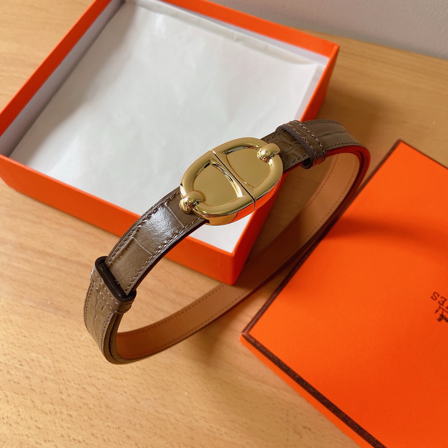 HERMES 18mm腰帶 腰封 猪鼻子精品五金 搭配高光鳄鱼纹小牛皮，优雅时尚，均码可伸缩， 