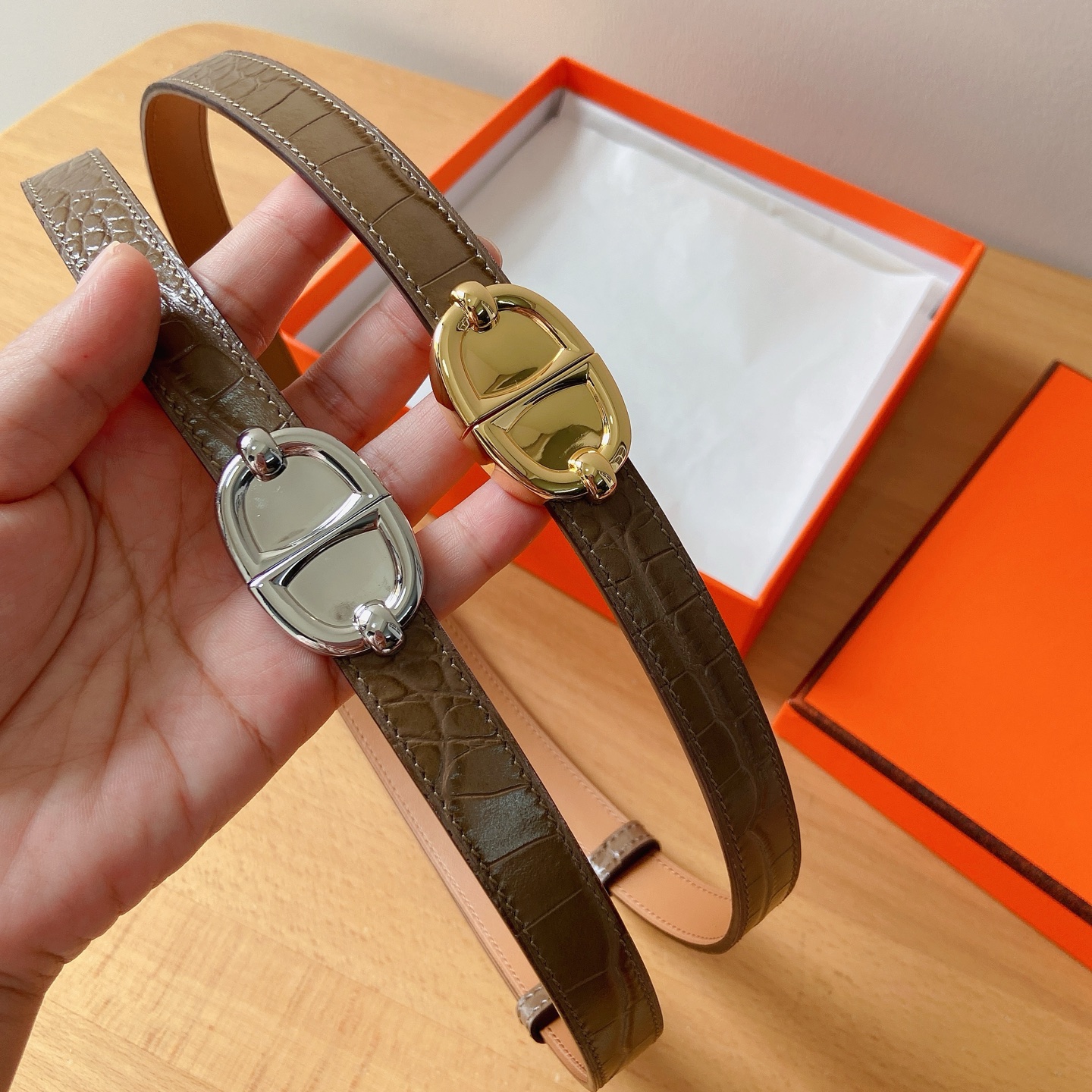 HERMES 18mm腰帶 腰封 猪鼻子精品五金 搭配高光鳄鱼纹小牛皮，优雅时尚，均码可伸缩， 