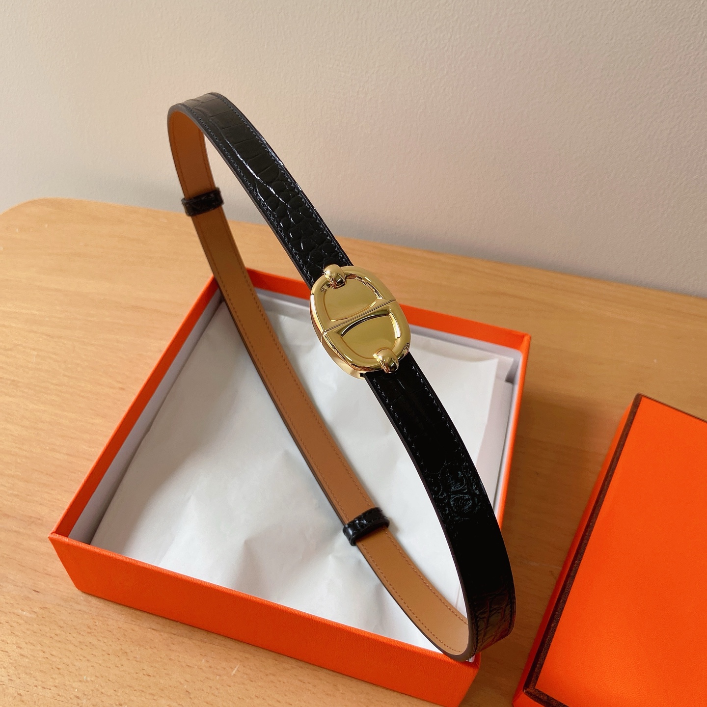 HERMES 18mm腰帶 腰封 猪鼻子精品五金 搭配高光鳄鱼纹小牛皮，优雅时尚，均码可伸缩， 