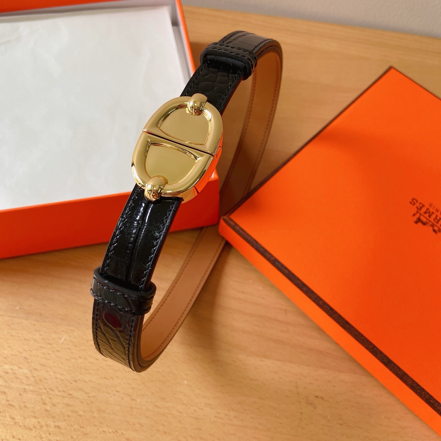 HERMES 18mm腰帶 腰封 猪鼻子精品五金 搭配高光鳄鱼纹小牛皮，优雅时尚，均码可伸缩， 