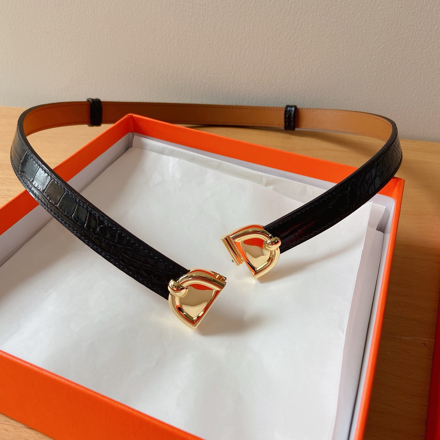 HERMES 18mm腰帶 腰封 猪鼻子精品五金 搭配高光鳄鱼纹小牛皮，优雅时尚，均码可伸缩， 