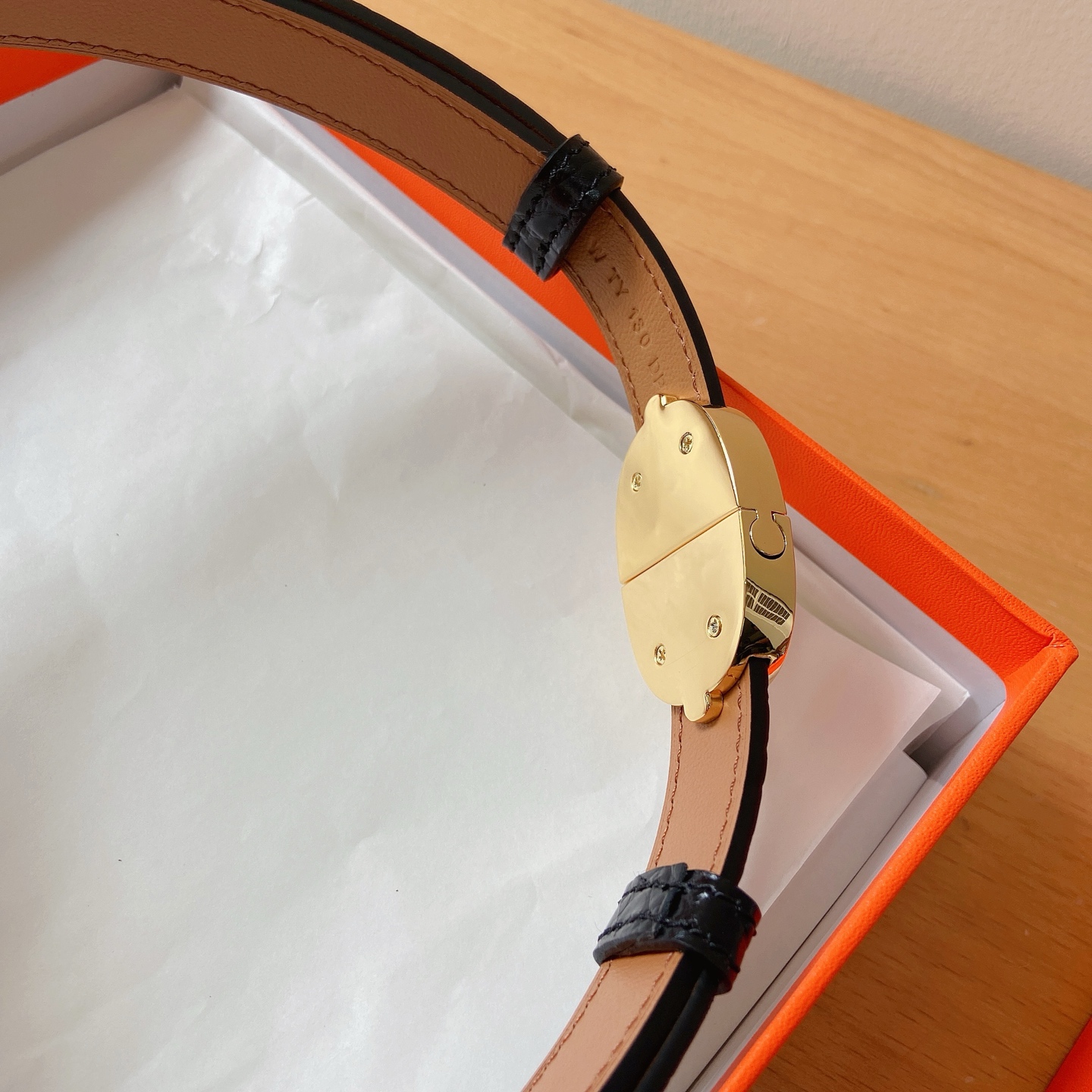 HERMES 18mm腰帶 腰封 猪鼻子精品五金 搭配高光鳄鱼纹小牛皮，优雅时尚，均码可伸缩， 