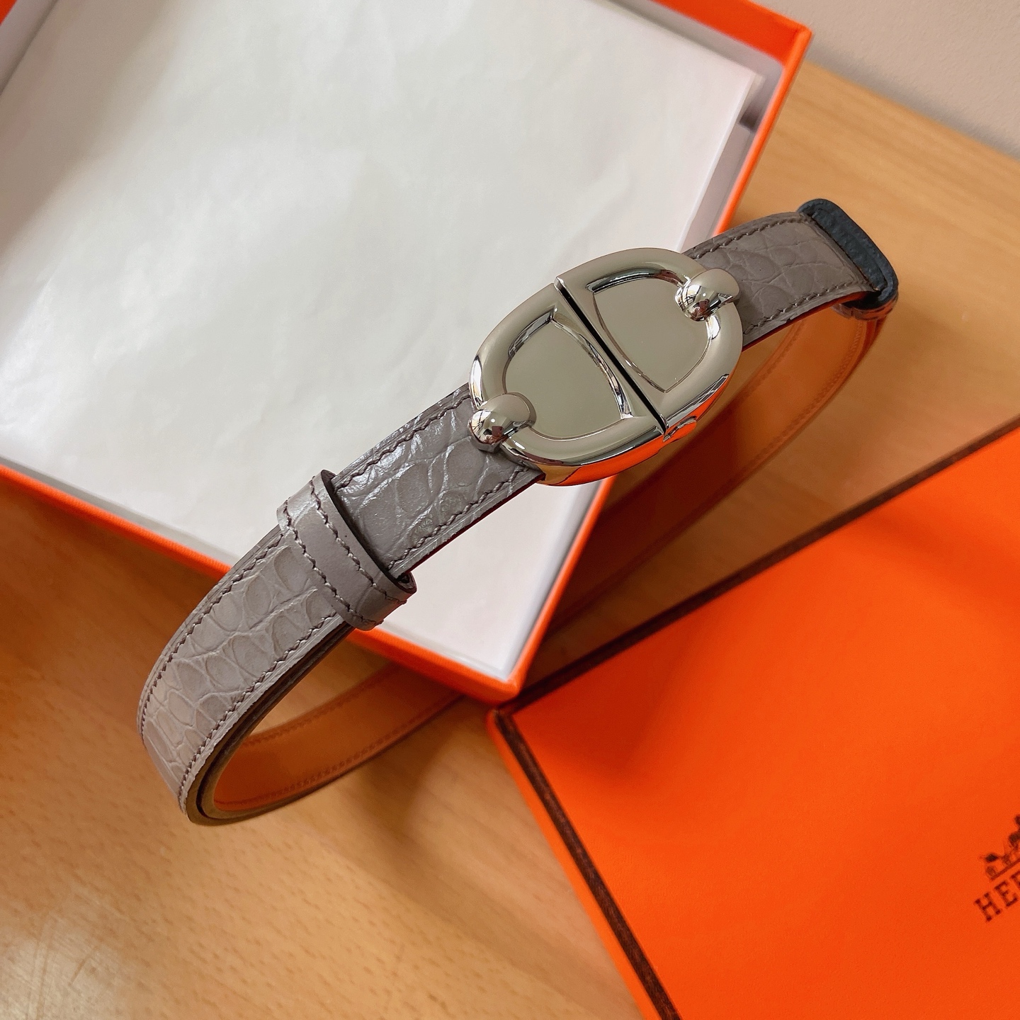 HERMES 18mm腰帶 腰封 猪鼻子精品五金 搭配高光鳄鱼纹小牛皮，优雅时尚，均码可伸缩， 