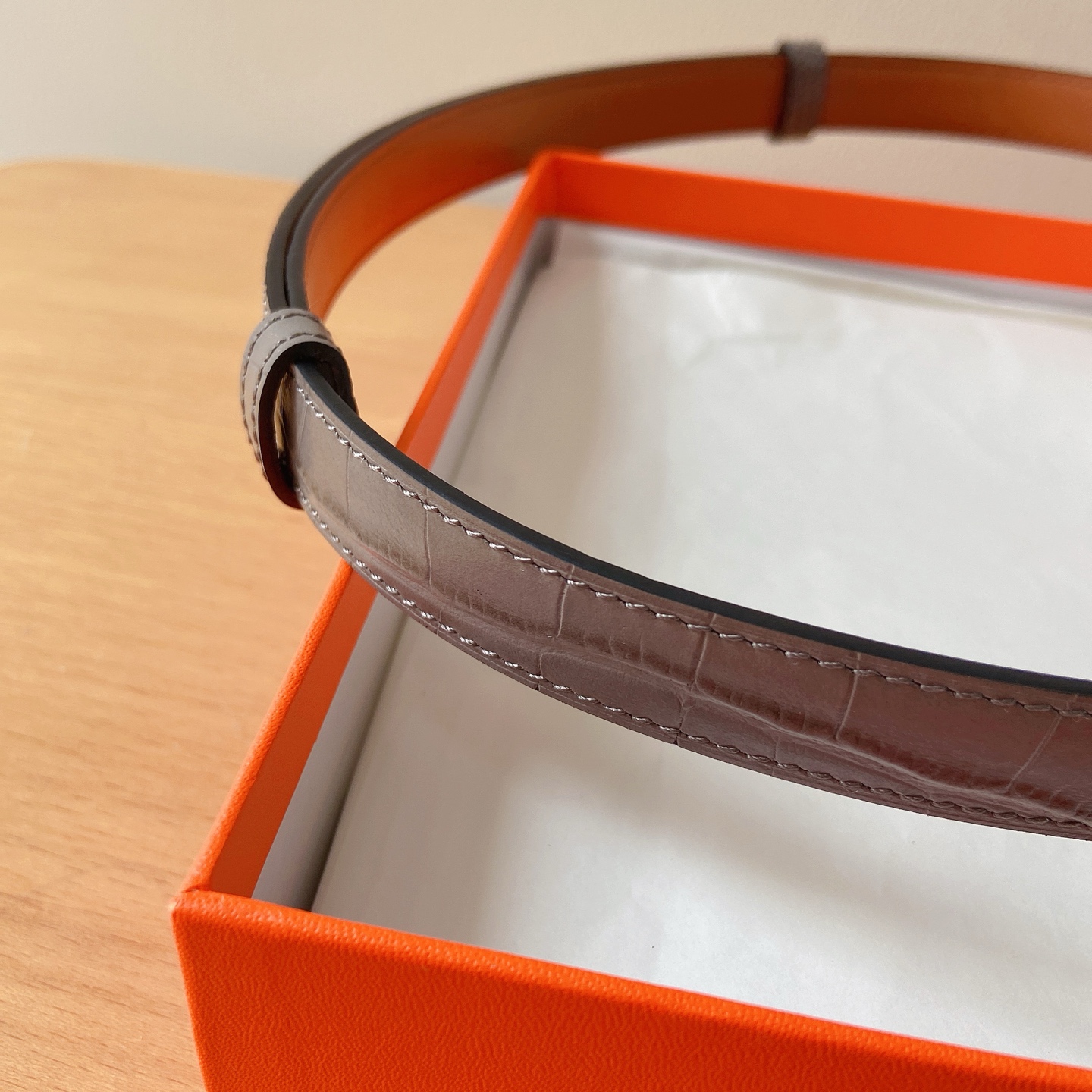 HERMES 18mm腰帶 腰封 猪鼻子精品五金 搭配高光鳄鱼纹小牛皮，优雅时尚，均码可伸缩， 